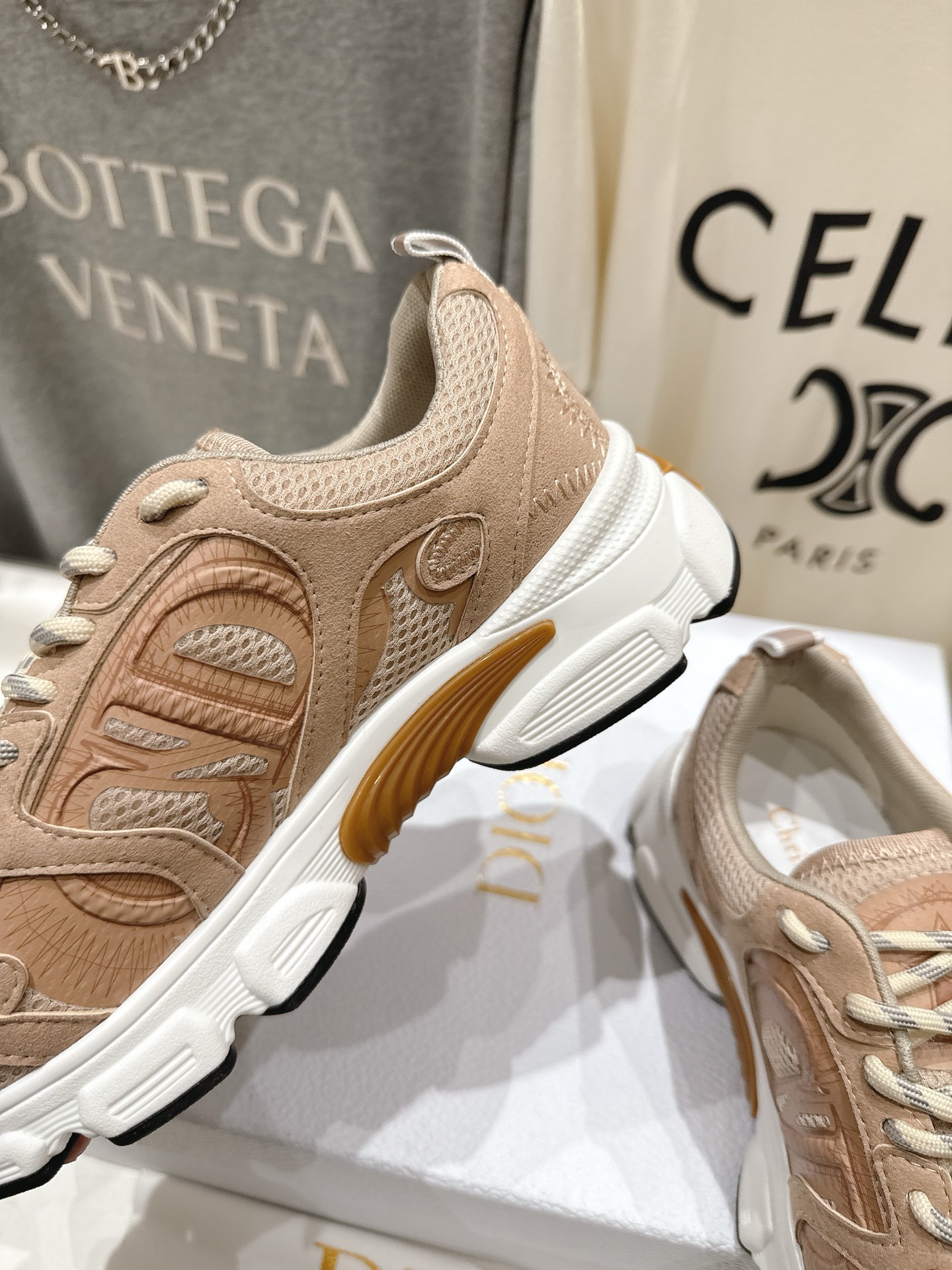 市场高版本 Dior*迪奥D家2025ss秋冬新款厚底休闲运动鞋老爹鞋，融入d家高定精神诠释经典跑鞋！原