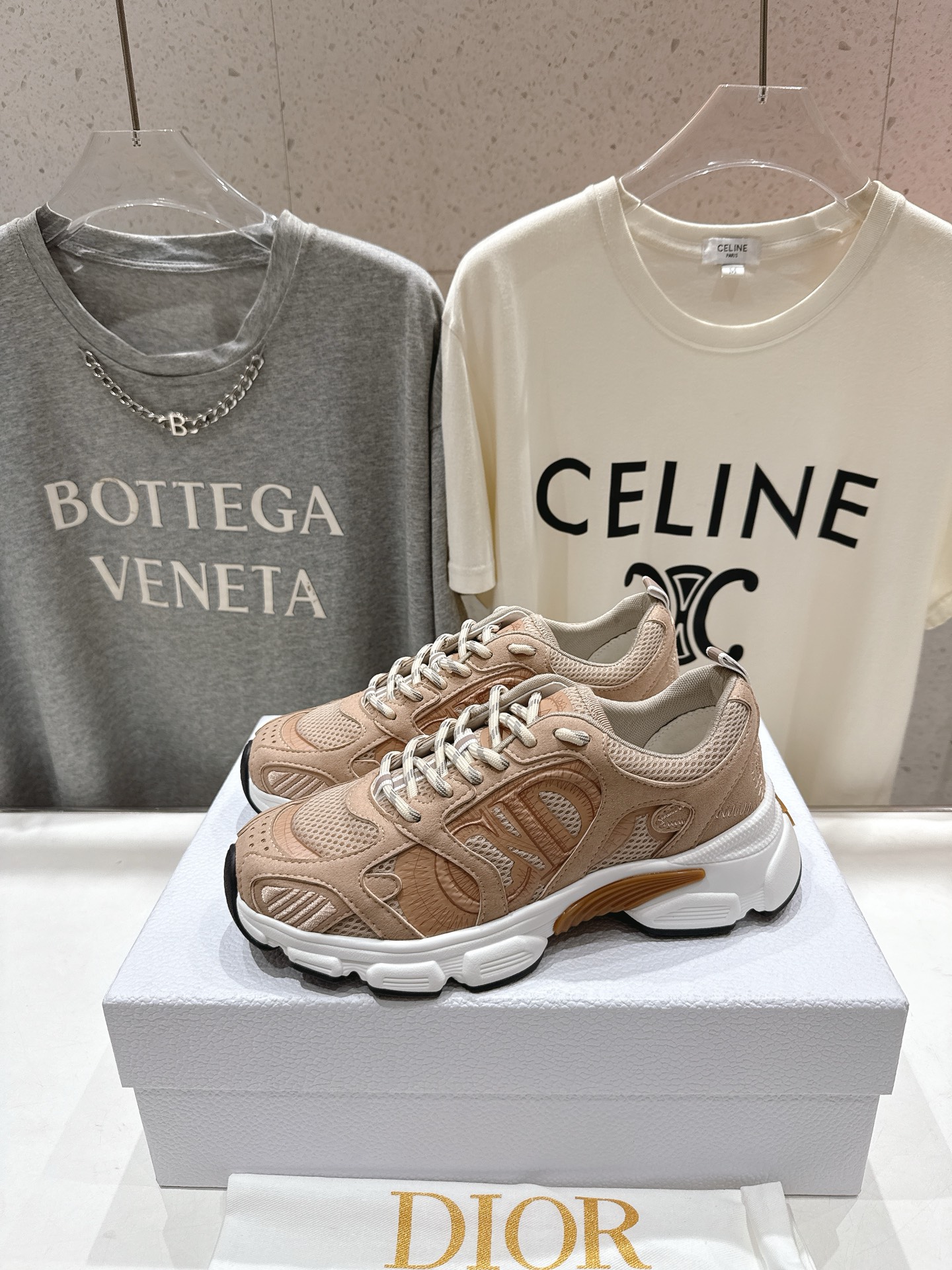 市场高版本 Dior*迪奥D家2025ss秋冬新款厚底休闲运动鞋老爹鞋，融入d家高定精神诠释经典跑鞋！原