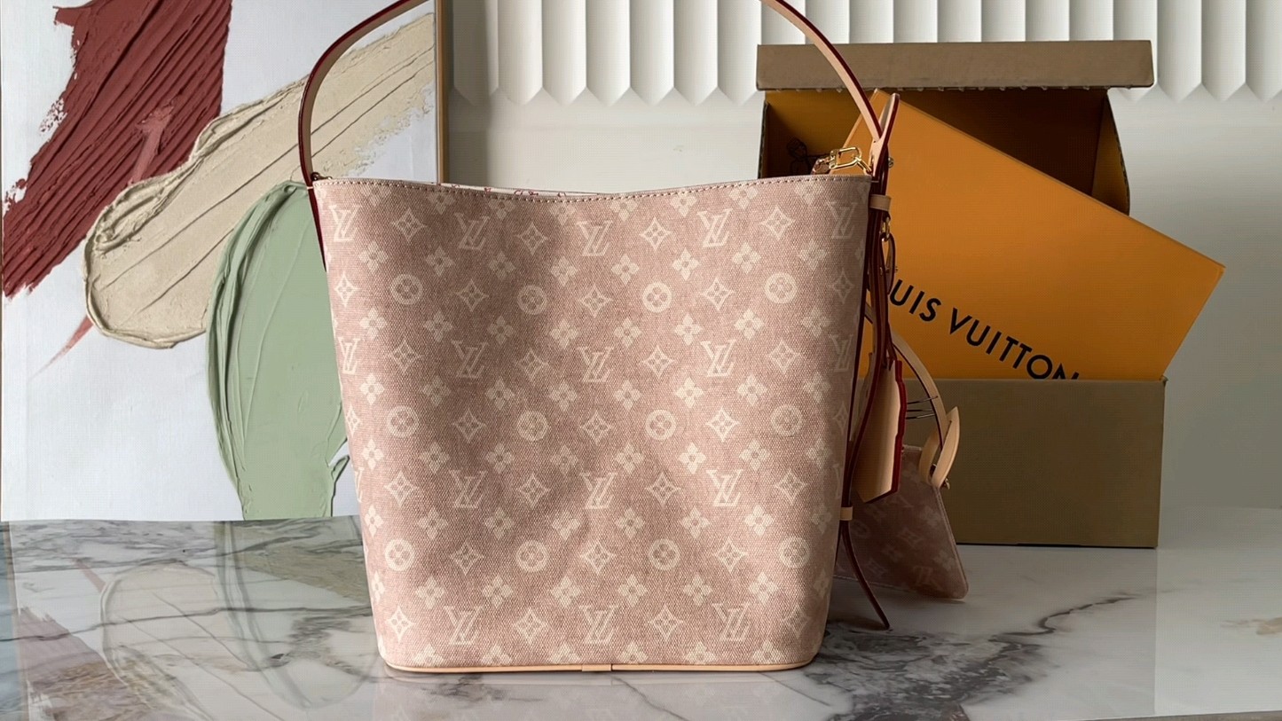 缪缪 Miu Miu 高定典藏名品高定成衣时装外套连衣裙衬衫T恤 #0AD39896