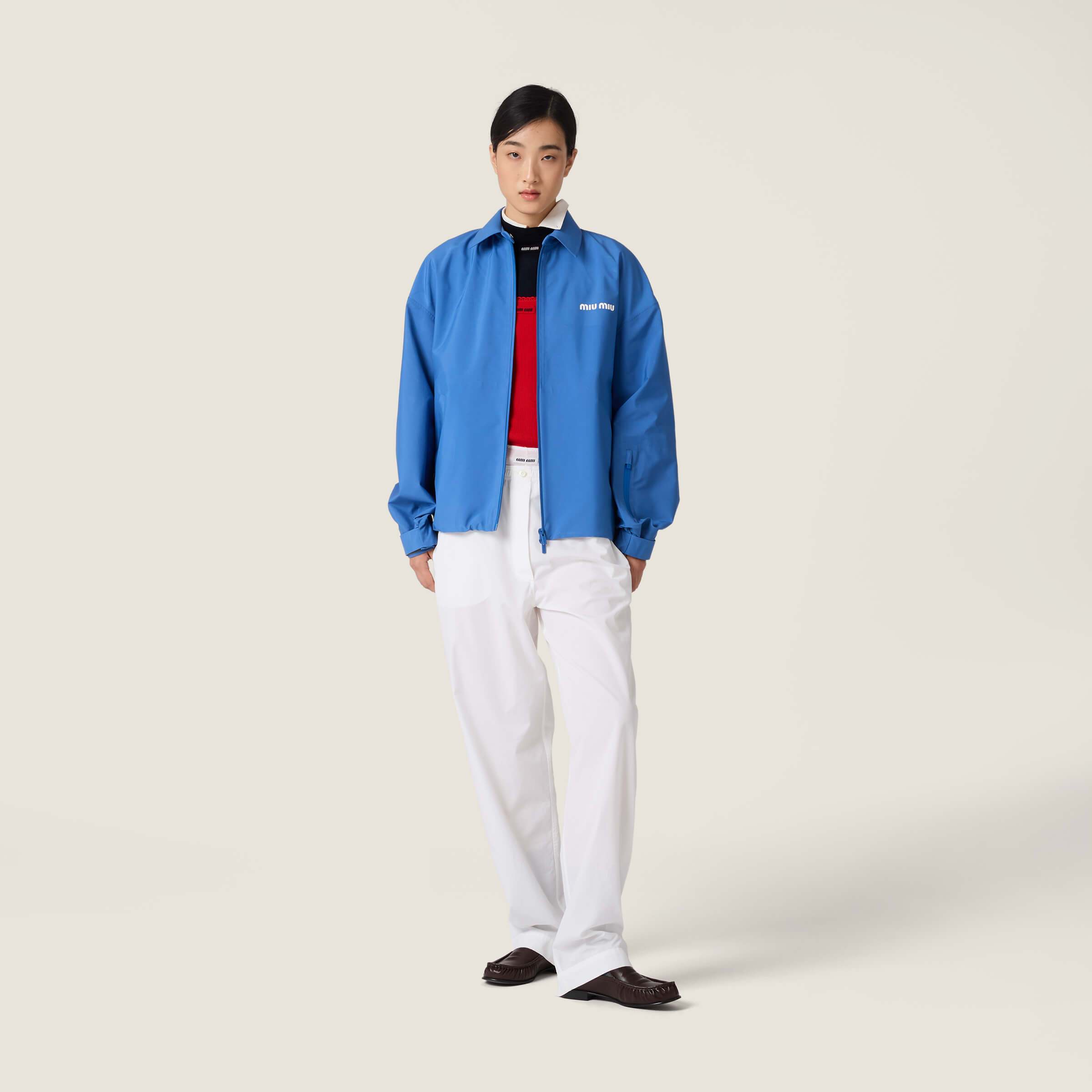 NO:738940,miumiu contrasting logo letter lapel zipper jacket has a three-dimensional cut and a loose fit for men and women to easily control. The windproof and waterproof material has perfect performance!  Exclusively customized imported yb recycled environmentally friendly nylon material, contrasting letter logo embellishment on the chest, casual and loose fit, versatile and not picky, casual and high-end, easy to choose 1:1 awesome fit, the latest spring and summer items, look for the exclusive high version SML,, miumiu, jackets & coats,19860909miumiu 撞色徽标字母翻领拉链外套立体剪裁宽松版型男女轻松驾驭,防风防水材质性能满分！独家定制进口yb再生环保尼龙材质,胸前撞色字母徽标点缀,休闲宽松版型百搭不挑人,随性高级感轻松拿捏1:1超赞版型,春夏最新单品,认准独家高版本 SML,,miumiu,jackets & coats,,Women's clothing