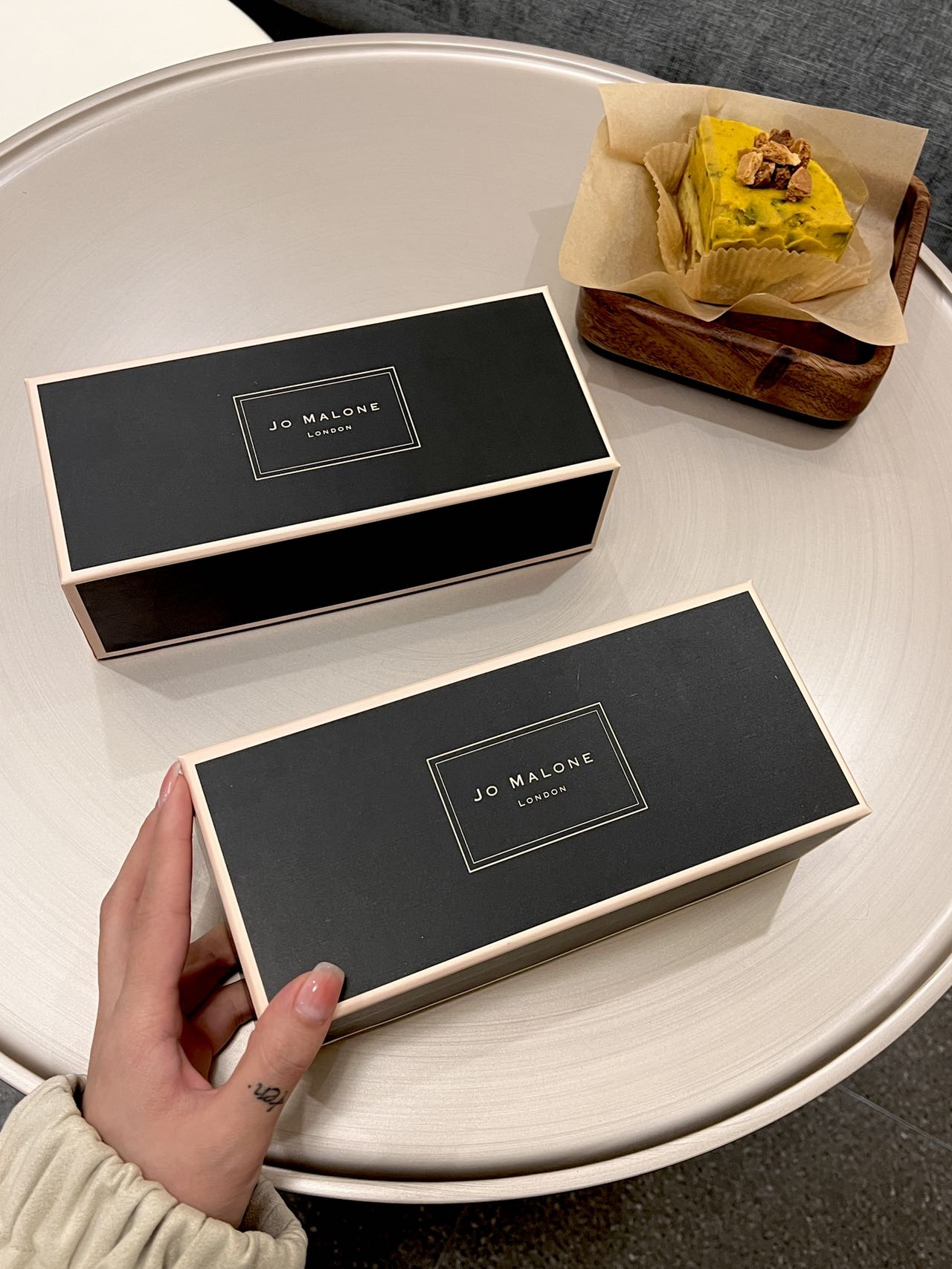 Chanel Maison Lifestyle Luxury Home Decor Blanket Tableware Bedding 9