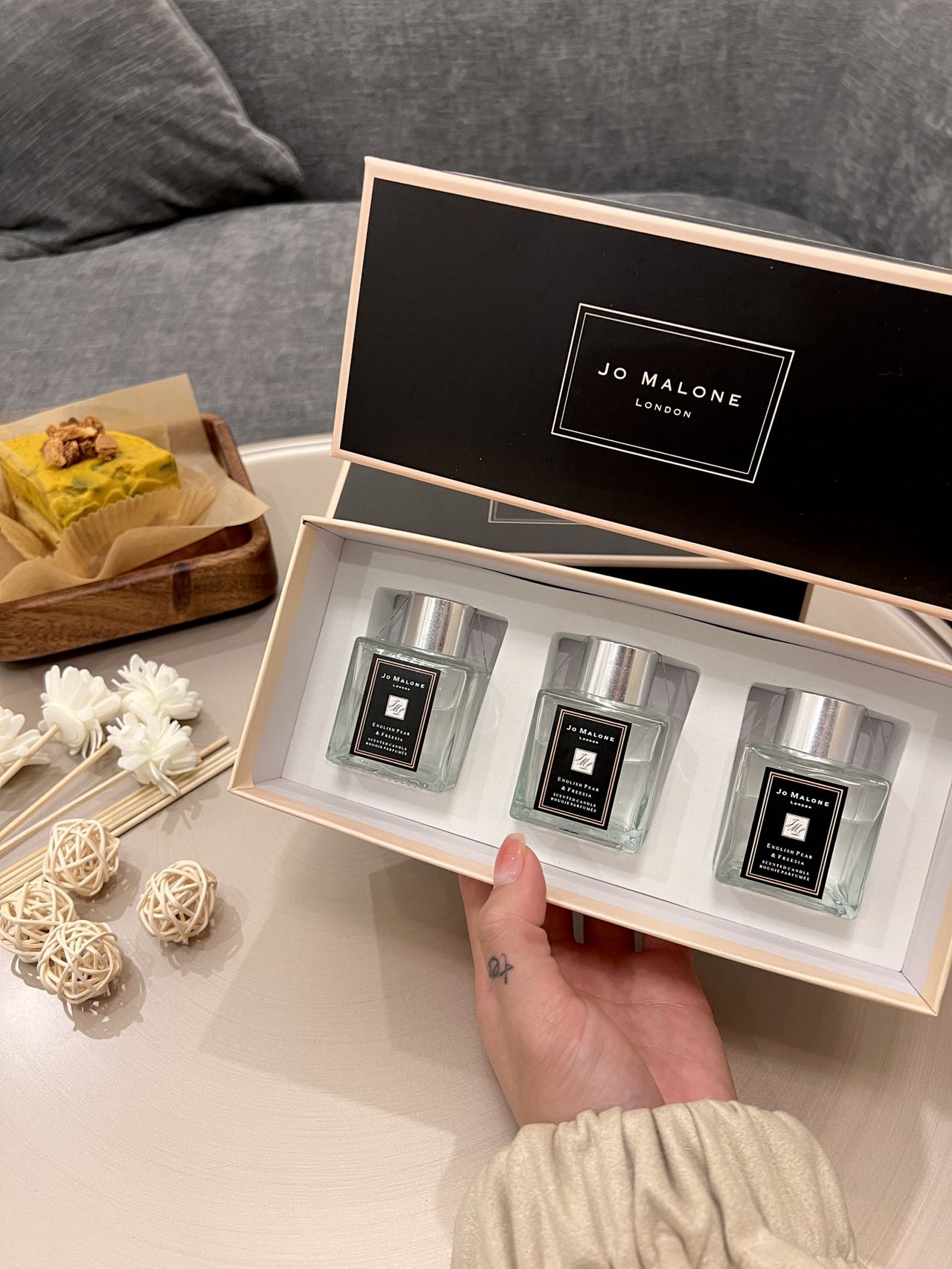 Chanel Maison Lifestyle Luxury Home Decor Blanket Tableware Bedding 7
