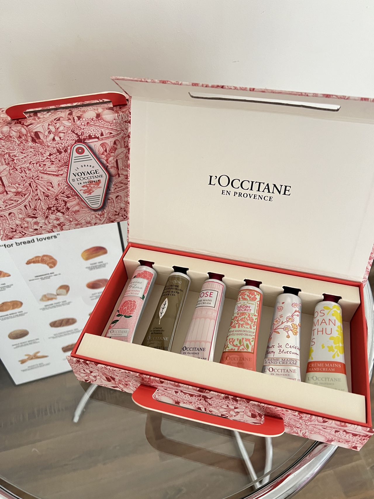 Featuring a collection of refined fragrances, this scented hand cream - Perfume