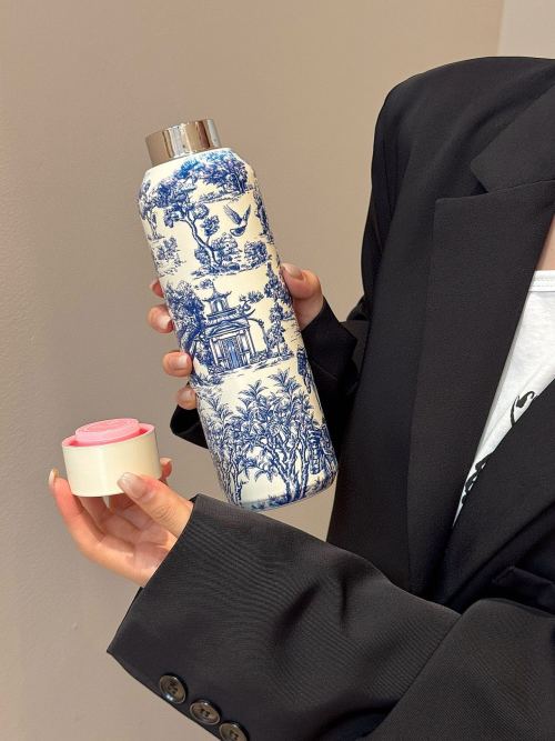 Elegant Oriental Aesthetic Water Bottle - 316 Stainless Steel, Chic Design 1 Elegant Oriental Aesthetic Water Bottle - 316 Stainless Steel, Chic Design