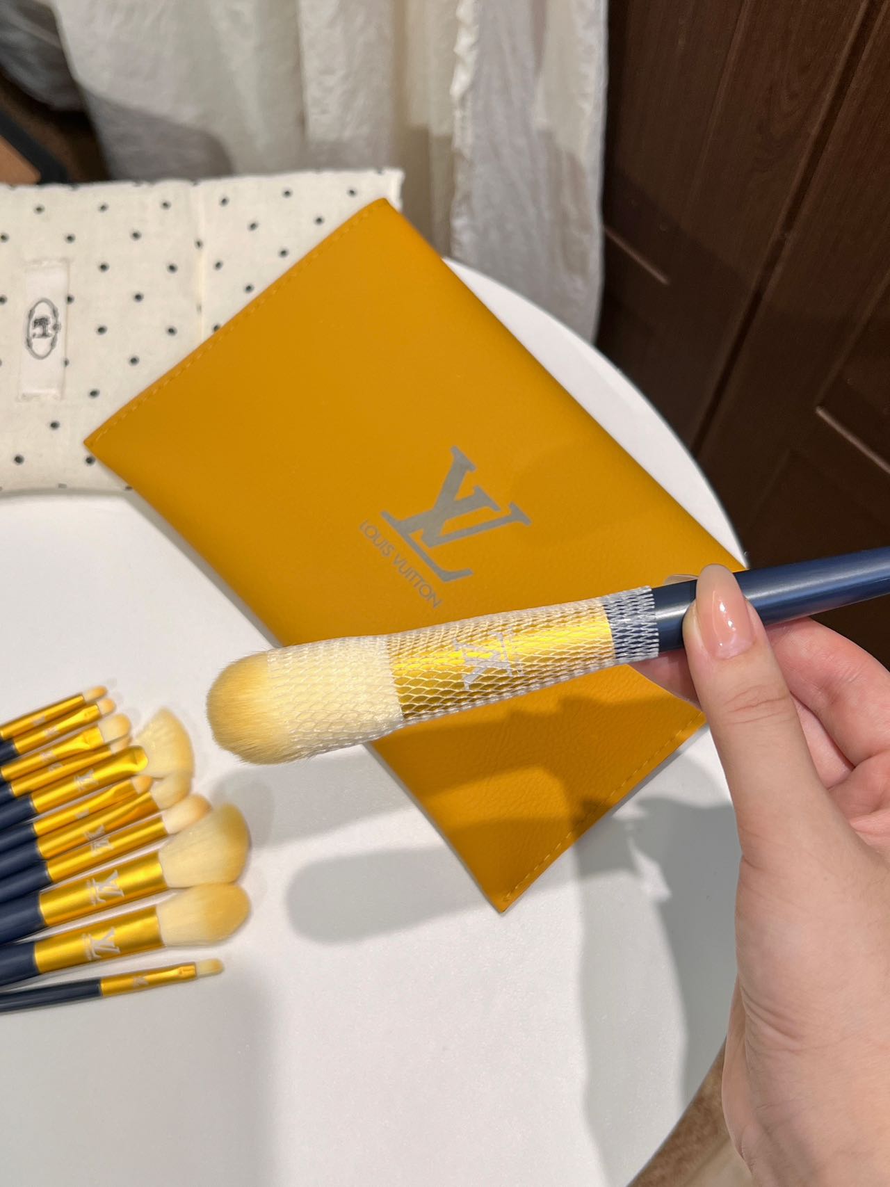 Two cups of milk tea are enough to take off a set of makeup brushesThe - BeautyMakeUp 3
