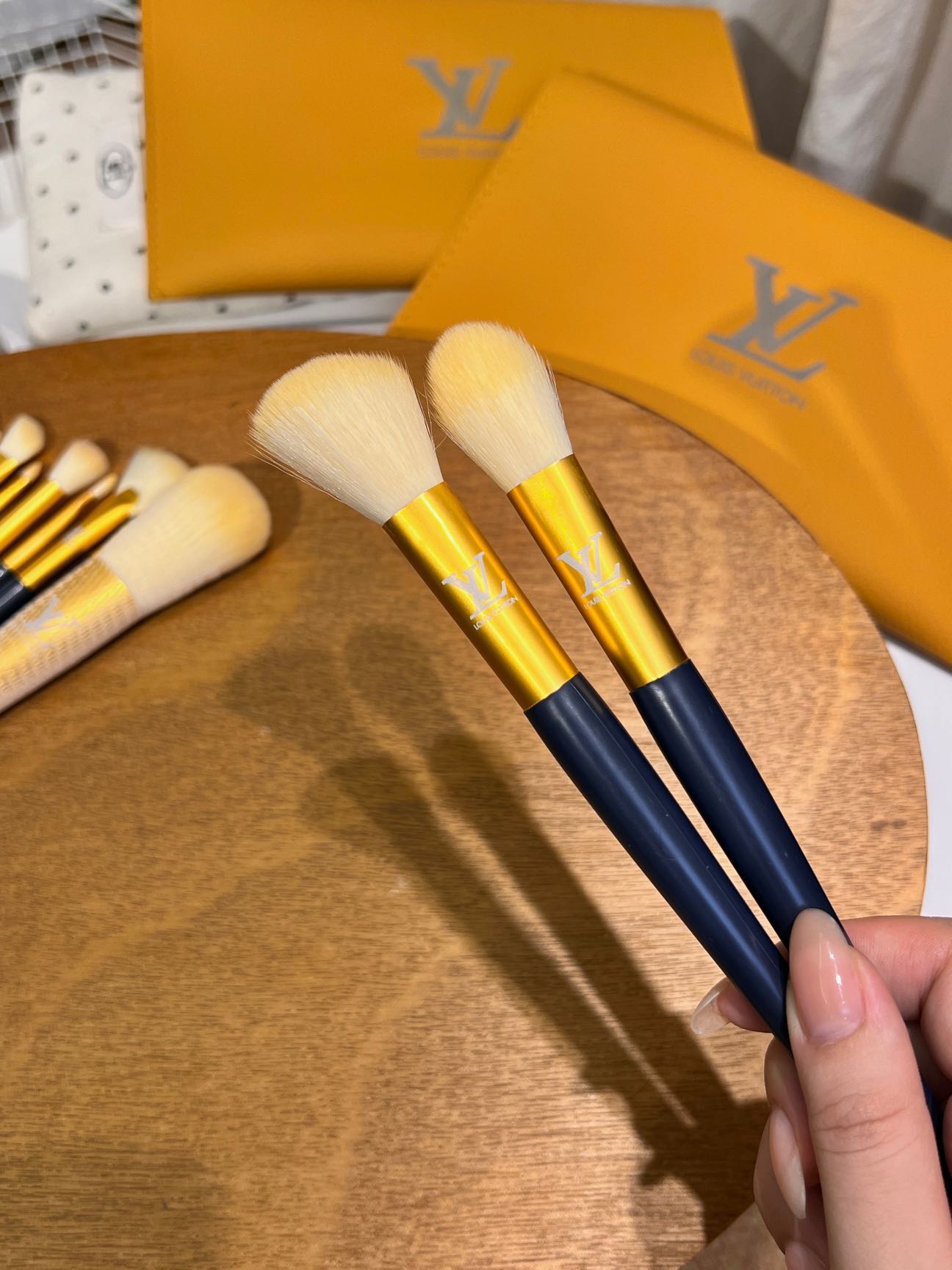 Two cups of milk tea are enough to take off a set of makeup brushesThe - BeautyMakeUp 2