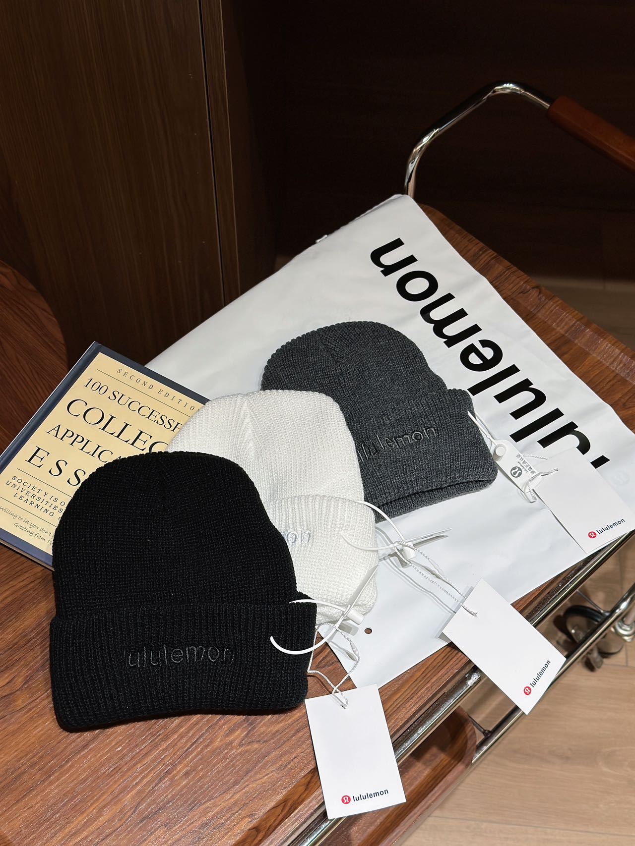 it's a versatile tool for winterPair with hoodies, sweaters, and coats - Clothes 5