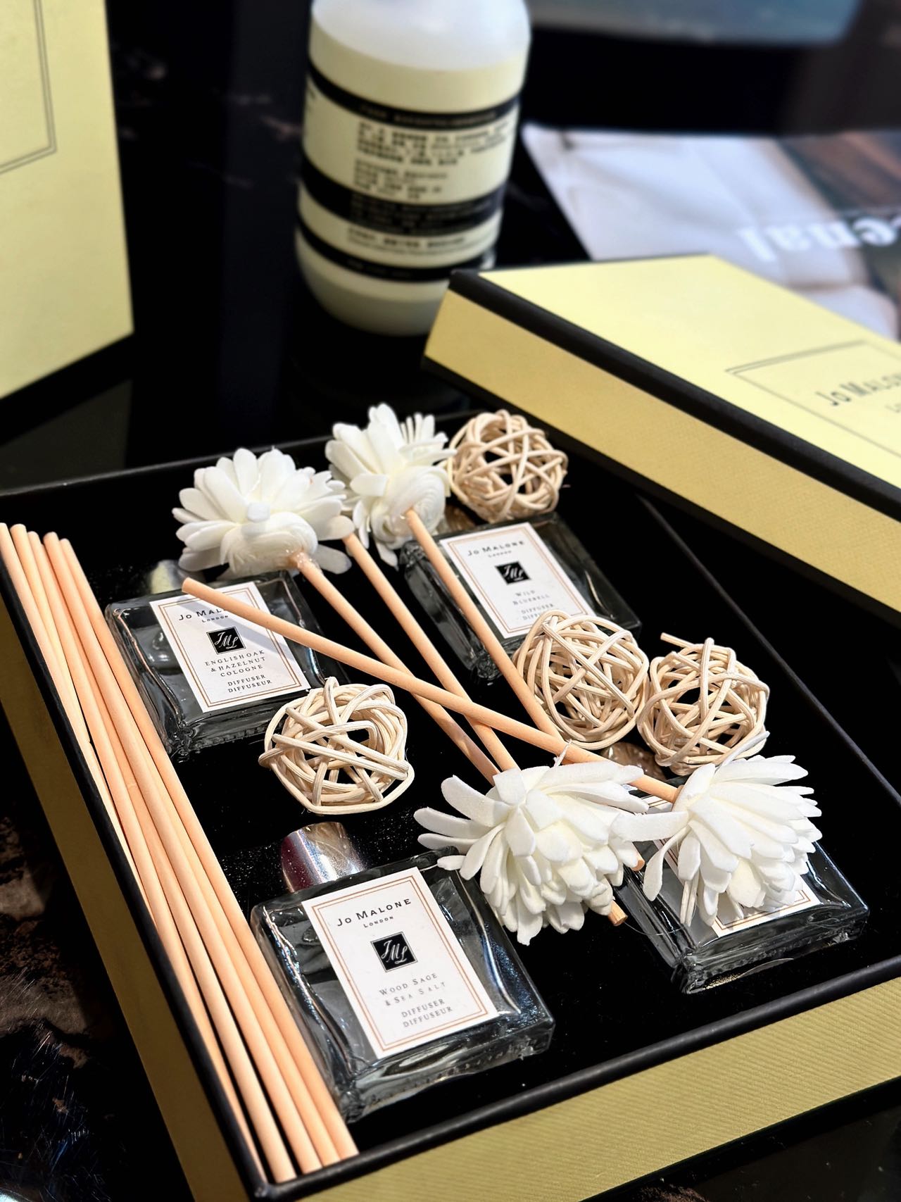Chanel Maison Lifestyle Luxury Home Decor Blanket Tableware Bedding 2