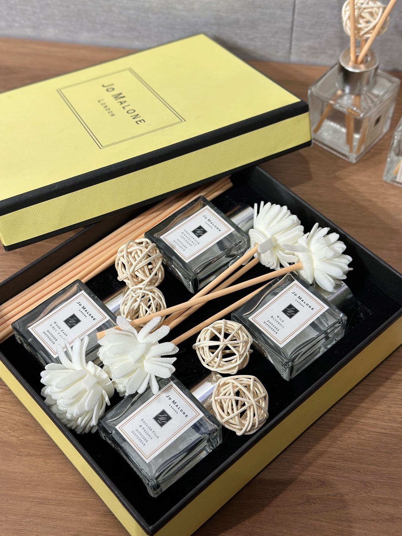 Chanel Maison Lifestyle Luxury Home Decor Blanket Tableware Bedding 5