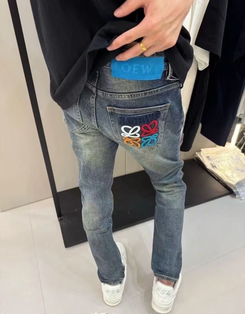 Loewe 25' Fall/Winter Men's Jeans - Original Denim & Wash, Stretch Fabric 32 Loewe 25' Fall/Winter Men's Jeans - Original Denim & Wash, Stretch Fabric