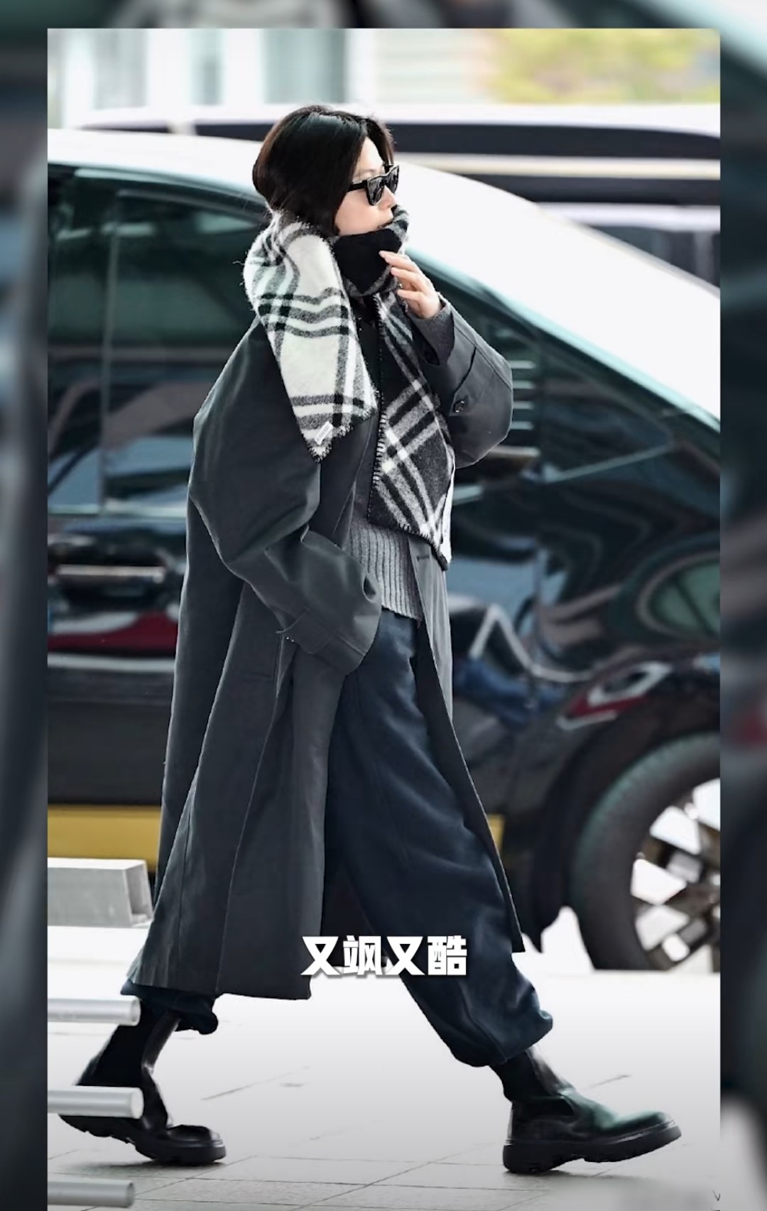 A versatile scarf featuring a classic check motif, designed for - Comprehensive 4