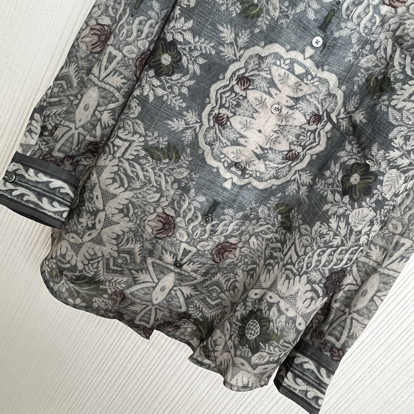 INTO THE EAST Women's Floral Print Linen Shirt - Elegant & Comfortable 4 i1744260396292 6129 0 2