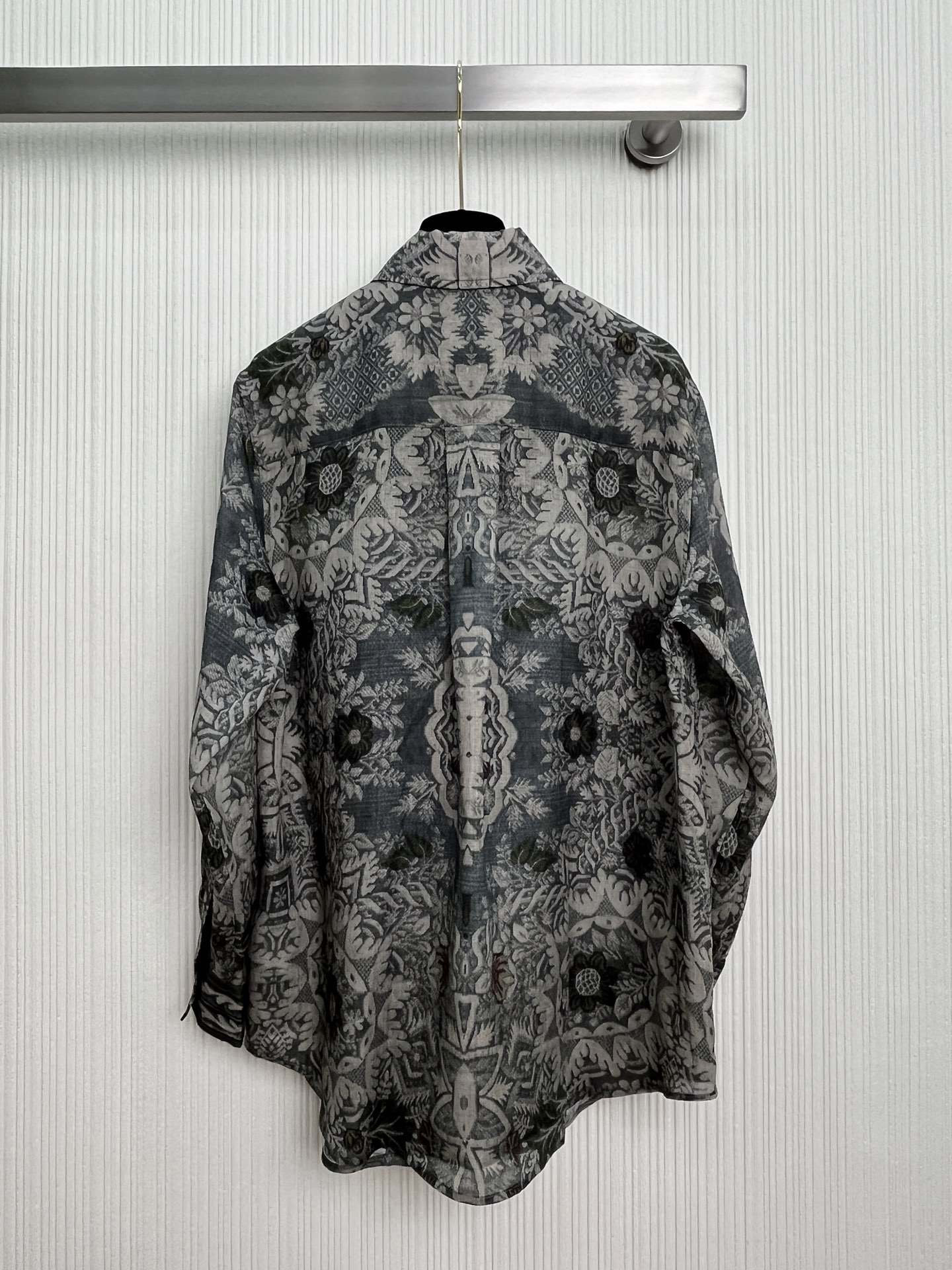 INTO THE EAST Women's Floral Print Linen Shirt - Elegant & Comfortable 5 i1744260396428 8252 0 3