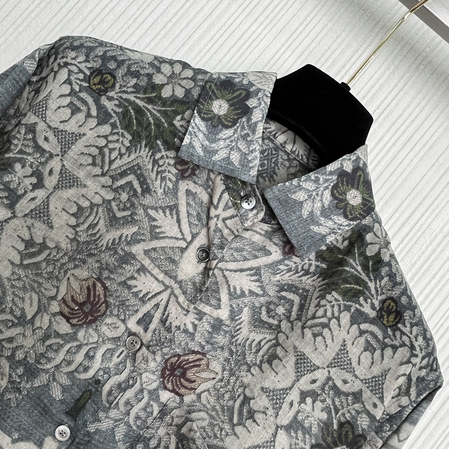 INTO THE EAST Women's Floral Print Linen Shirt - Elegant & Comfortable 3 i1744260396467 4079 0 1