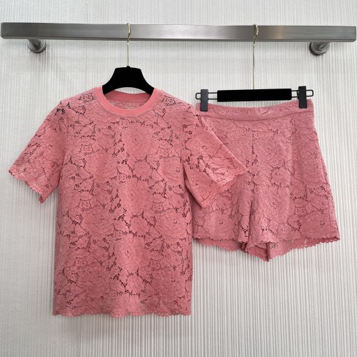 Dolce & Gabbana Pink Lace Short Sleeve Top - Elegant and Comfortable 1 Dolce & Gabbana Pink Lace Short Sleeve Top - Elegant and Comfortable