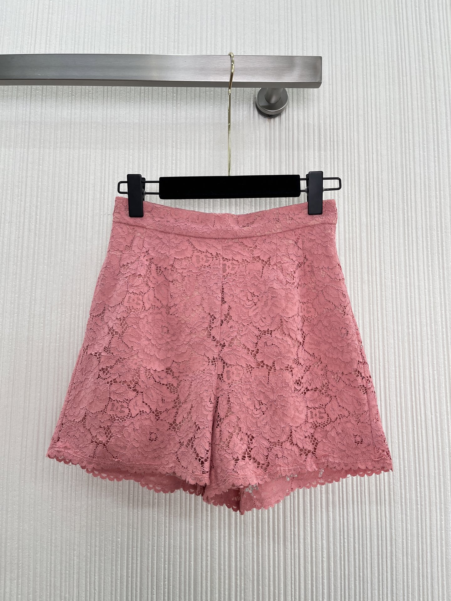 D Loe*g Pink Lace Embroidered High Waist Shorts - Elegant & Flattering