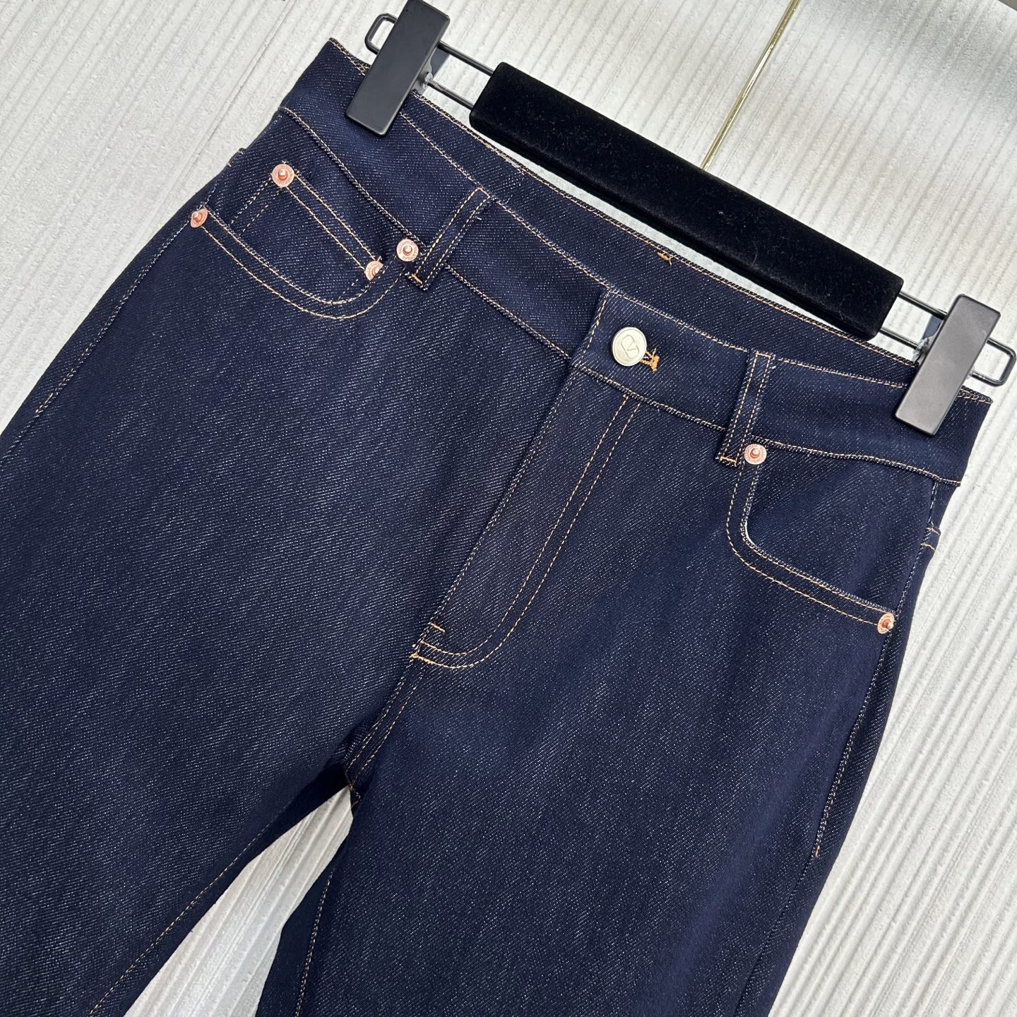VT Women's Flared Jeans with V-Hardware - Stylish & Slimming Denim Pants 4 i1756538506821 2684 0 2