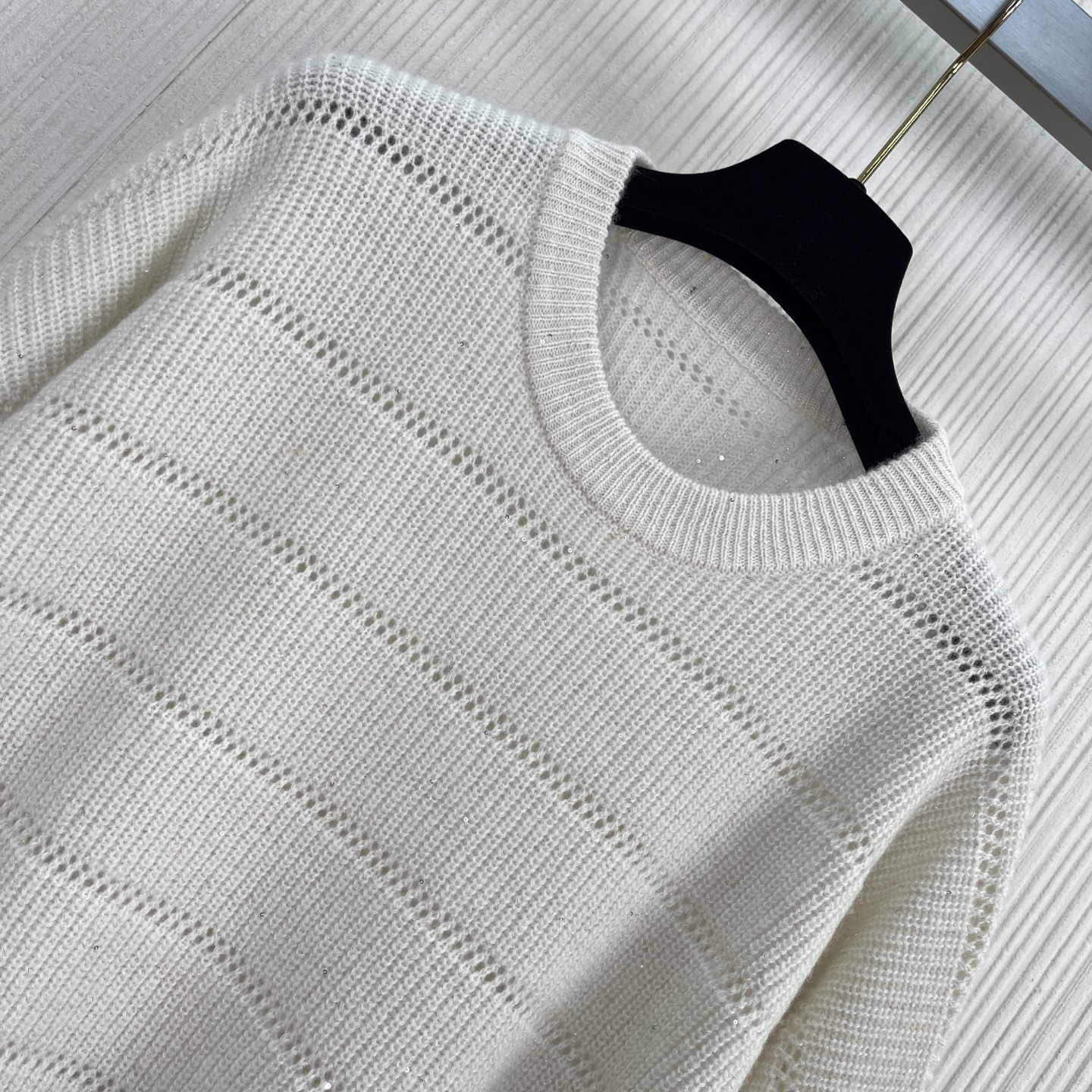BC Knitted Sweater: Luxurious Wool Blend, Elegant Cutout Design, and Relaxed Fit 3 i1759205584838 1753 0 1