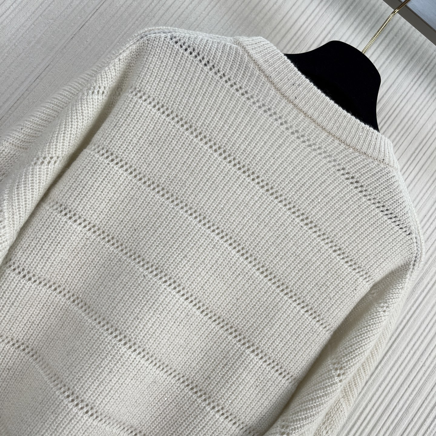 BC Knitted Sweater: Luxurious Wool Blend, Elegant Cutout Design, and Relaxed Fit 9 i1759205584860 7666 0 7