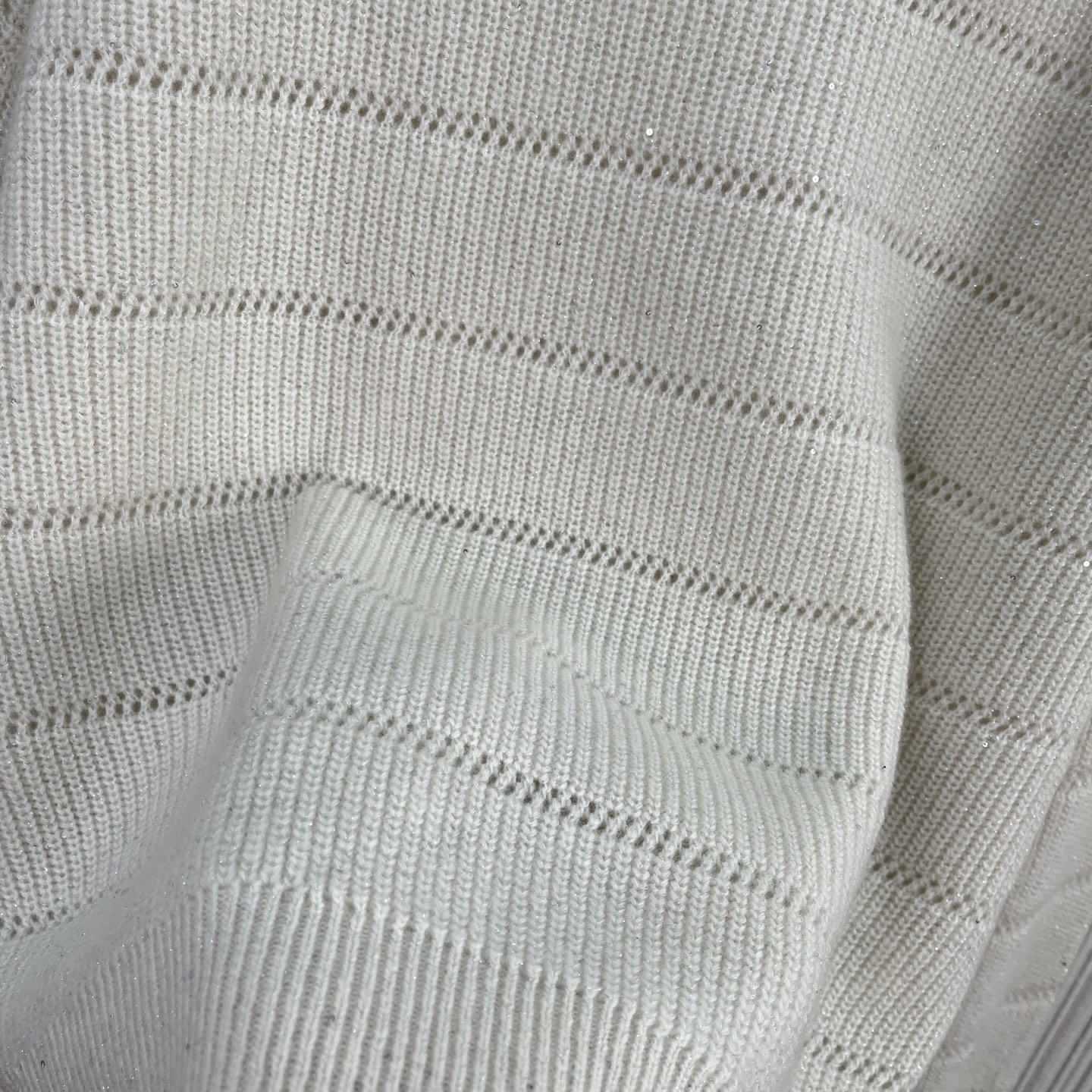 BC Knitted Sweater: Luxurious Wool Blend, Elegant Cutout Design, and Relaxed Fit 6 i1759205584892 2470 0 4