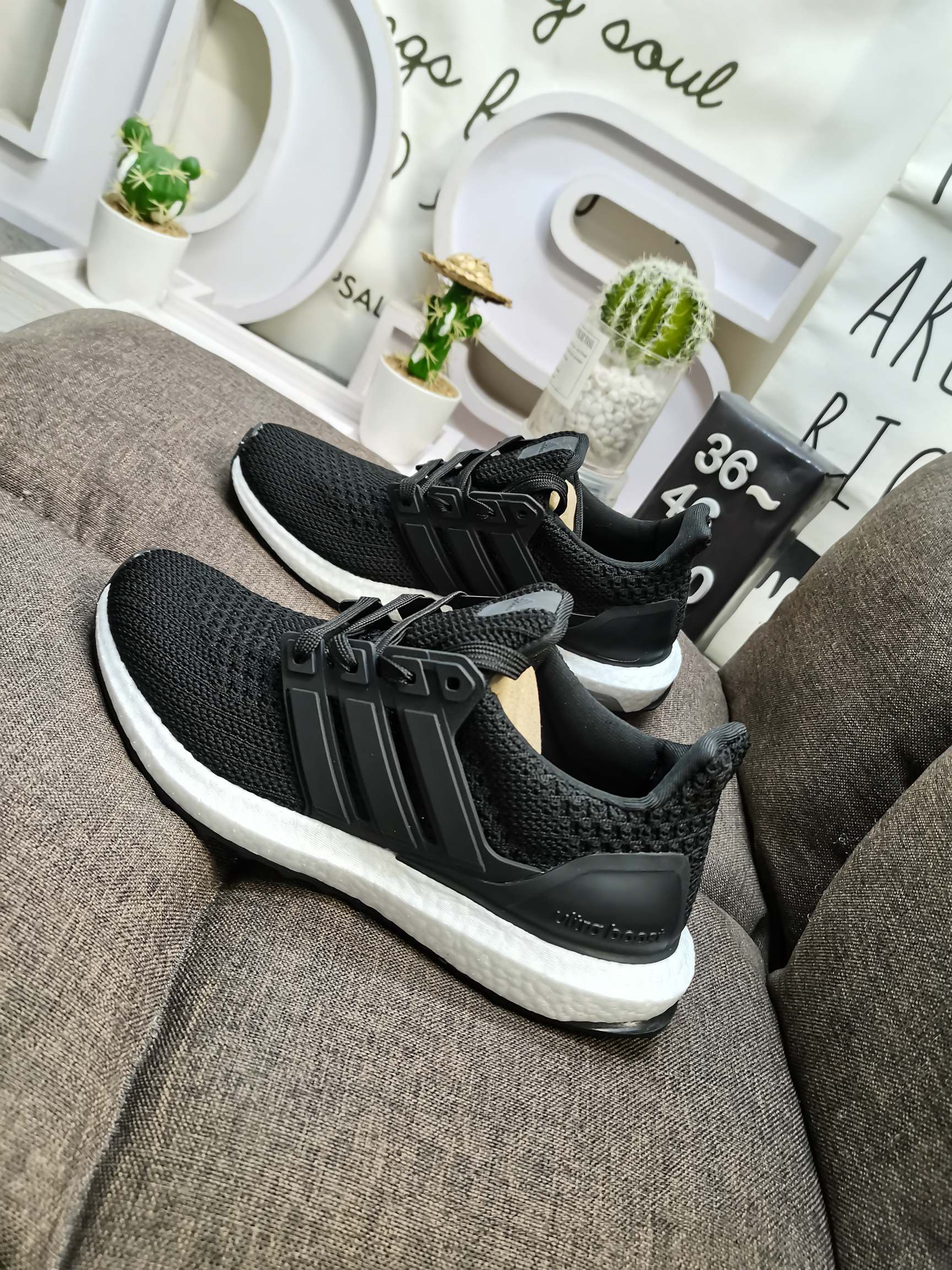 真爆男女鞋36-46码AdidasUltraBoostTripleBlackUB4.0原装真标真爆虎扑正