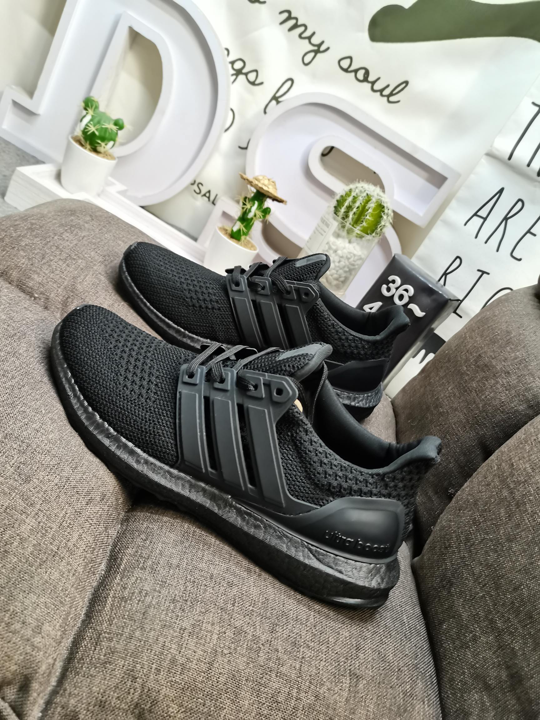 真爆男女鞋36-46码AdidasUltraBoostTripleBlackUB4.0原装真标真爆虎扑正