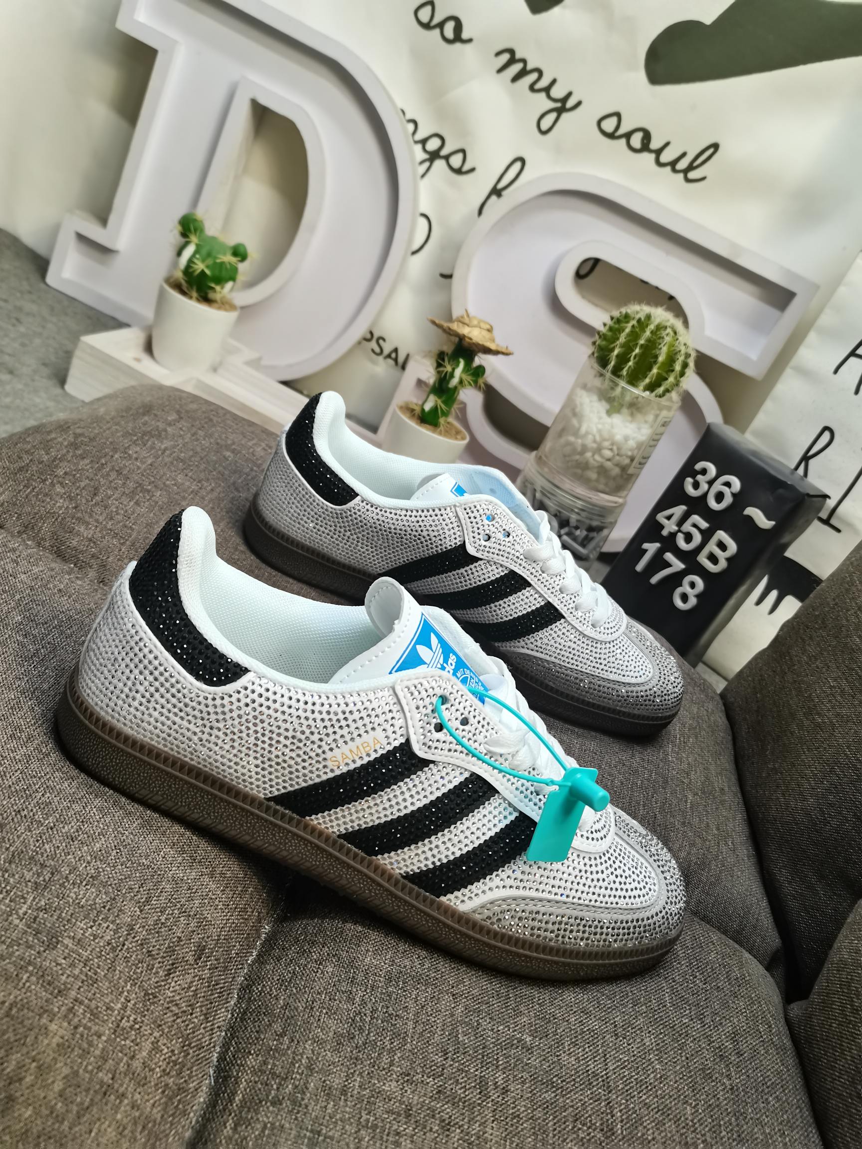 男女鞋36-45码带半码AdidasoriginalsBusenitzVulcadidas近70年的经典