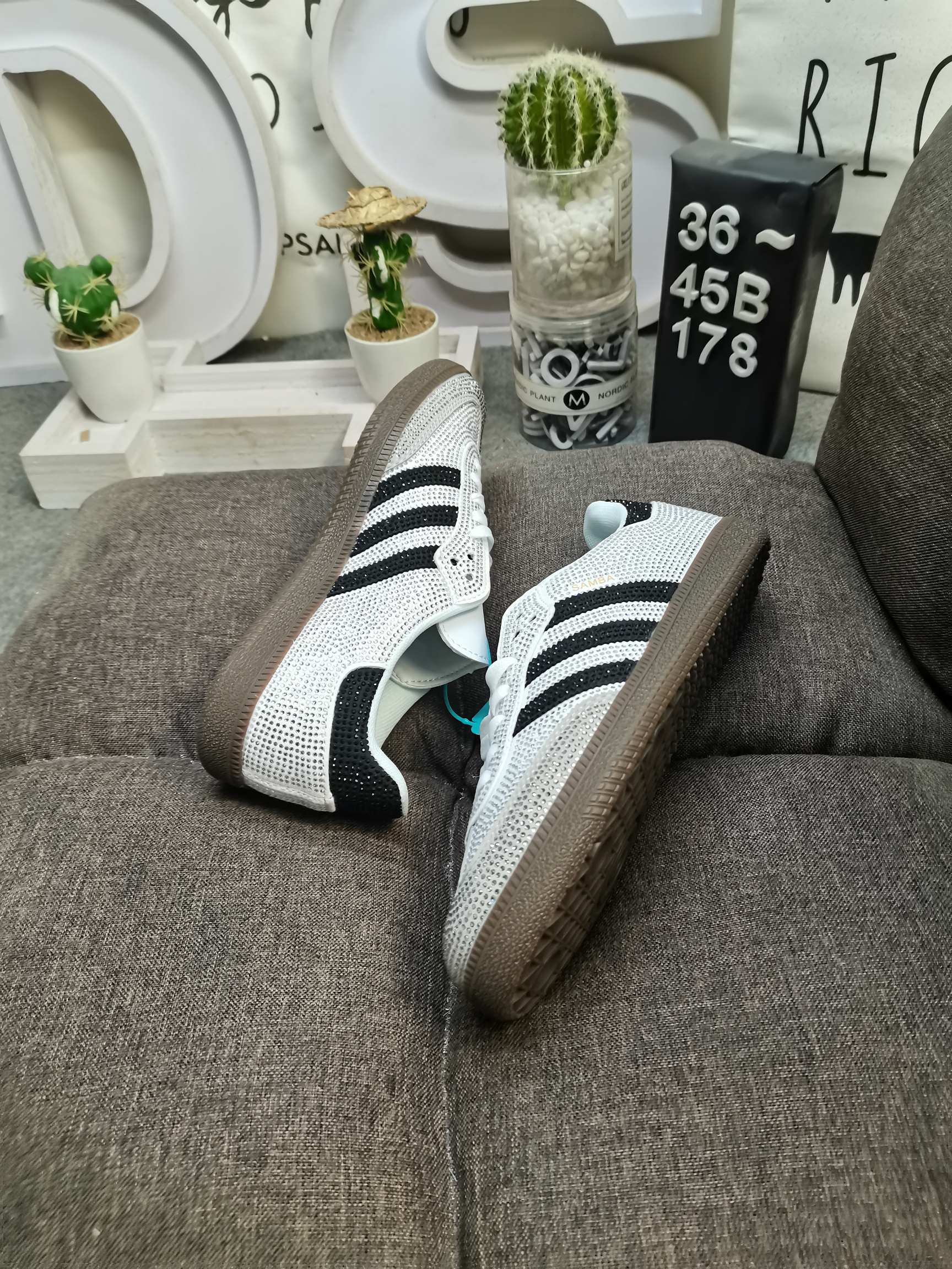 男女鞋36-45码带半码AdidasoriginalsBusenitzVulcadidas近70年的经典