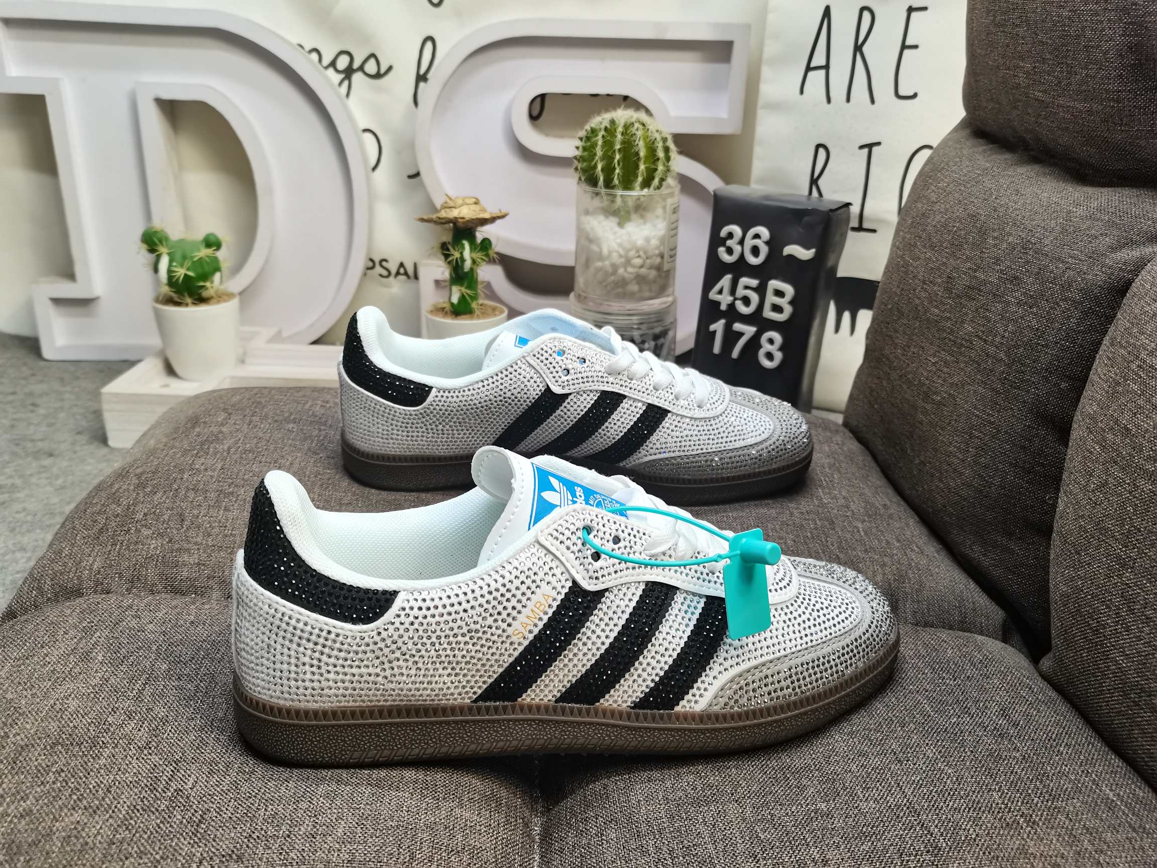 男女鞋36-45码带半码AdidasoriginalsBusenitzVulcadidas近70年的经典