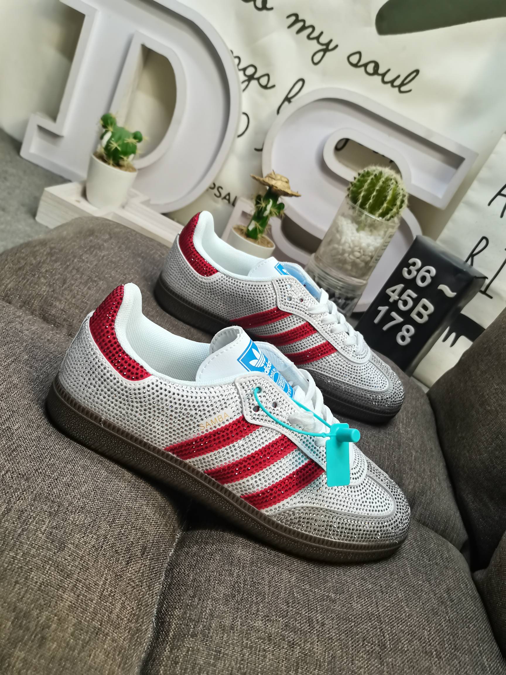 男女鞋36-45码带半码AdidasoriginalsBusenitzVulcadidas近70年的经典