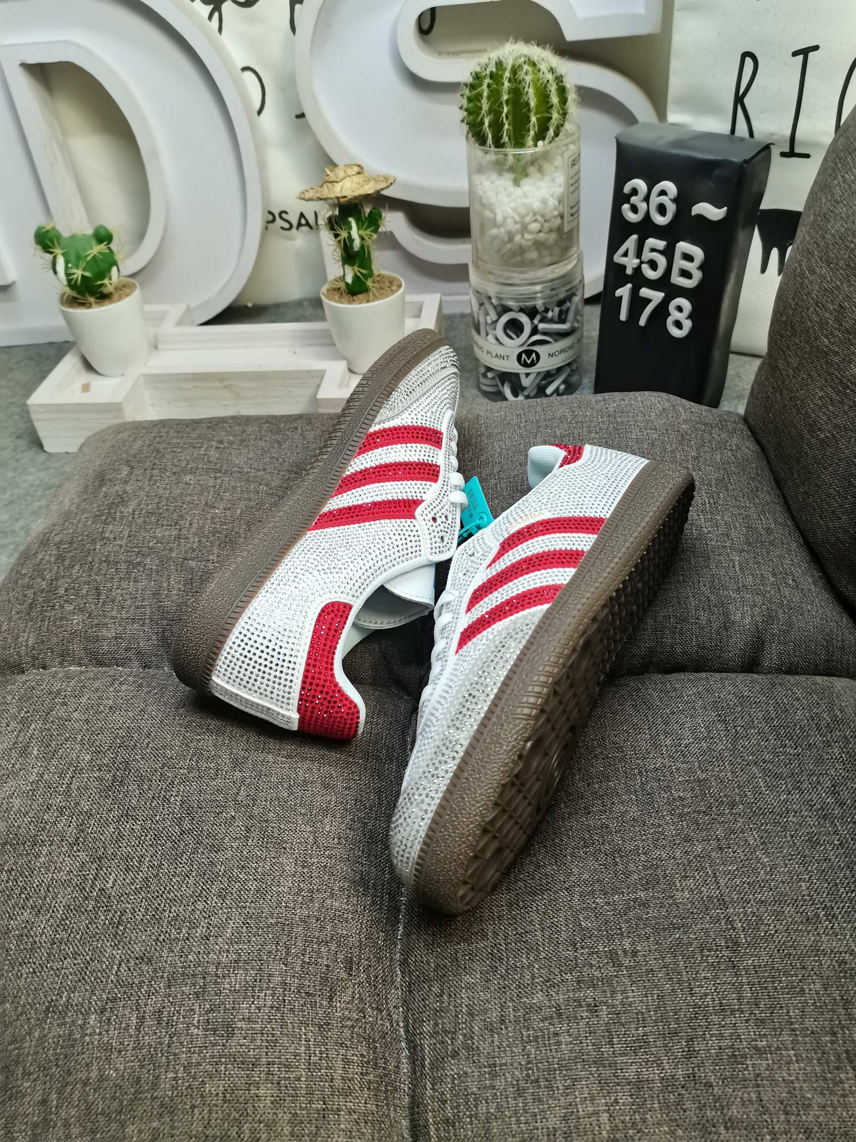 男女鞋36-45码带半码AdidasoriginalsBusenitzVulcadidas近70年的经典