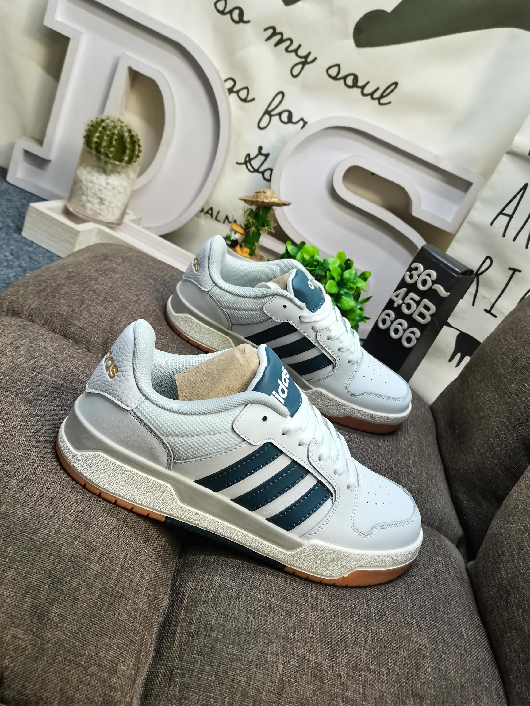 💰200
男女鞋36-45码带半码
Aias 阿迪达斯ENRAP 春季男女鞋运动鞋休闲鞋
#采用超软移膜皮革鞋面 全新系列 迪丽热巴,易烊千玺同款，Aias阿迪达斯生活 Neo Enrap ow追赶系列轻便休闲运动百搭板鞋
S-666