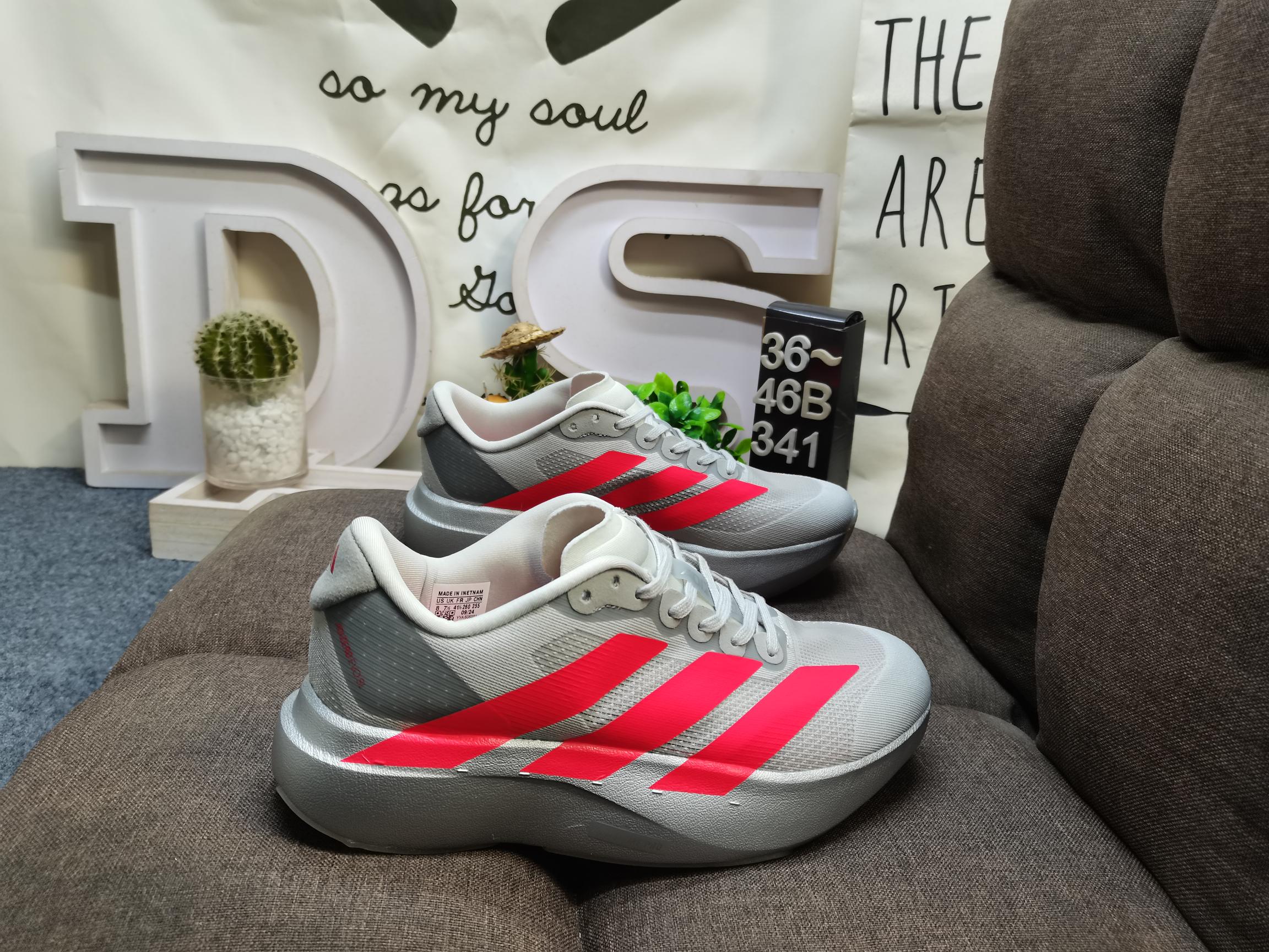 男女鞋36-46码(带半码) 公司级✅Adidas ADIZEROEvoid SL M 轻盈跑鞋 adidas跑鞋设计总是呈现出一种经典低调的感觉,但Ultra Boost与Alphabounce这两个系列的出现,让市场掀起了一阵潮流 这款adidas Duramo 虽然不及前面那两款鞋子那么耀眼,但其主打的cloudfoam科技还是非常让人期待的.Cloudfoam是adidas家的另一种减震科技,减震性能不错,能够给脚底提供舒适的缓震感受 DS-341D