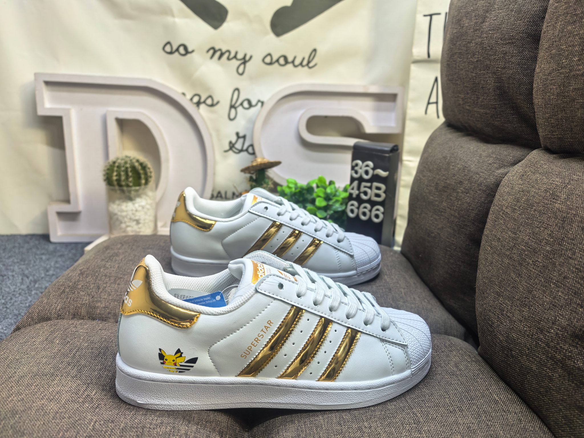 💰120
男女鞋36-45码(带半码)
阿迪达斯Adidas三叶草 Originals Superstar C77124 贝壳头经典百搭休闲运动板鞋 高密度EVA发泡软缓震中底拉帮工艺❗
DS-666D