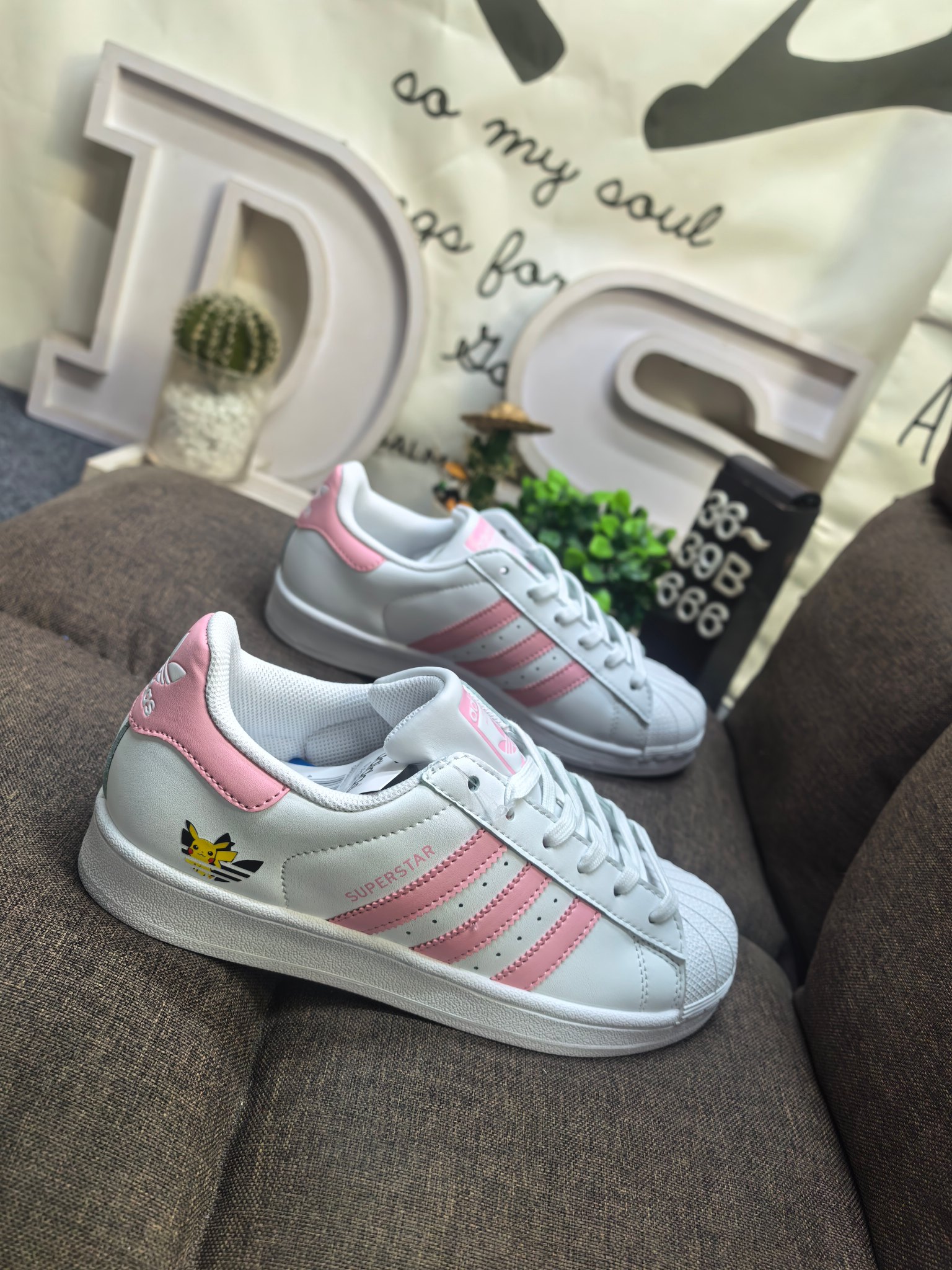 🈴💰120
图1.2女鞋36-39码 其他男女鞋36-45码(带半码)
阿迪达斯Adidas三叶草 Originals Superstar C77124 贝壳头经典百搭休闲运动板鞋 高密度EVA发泡软缓震中底拉帮工艺❗
DS-666D