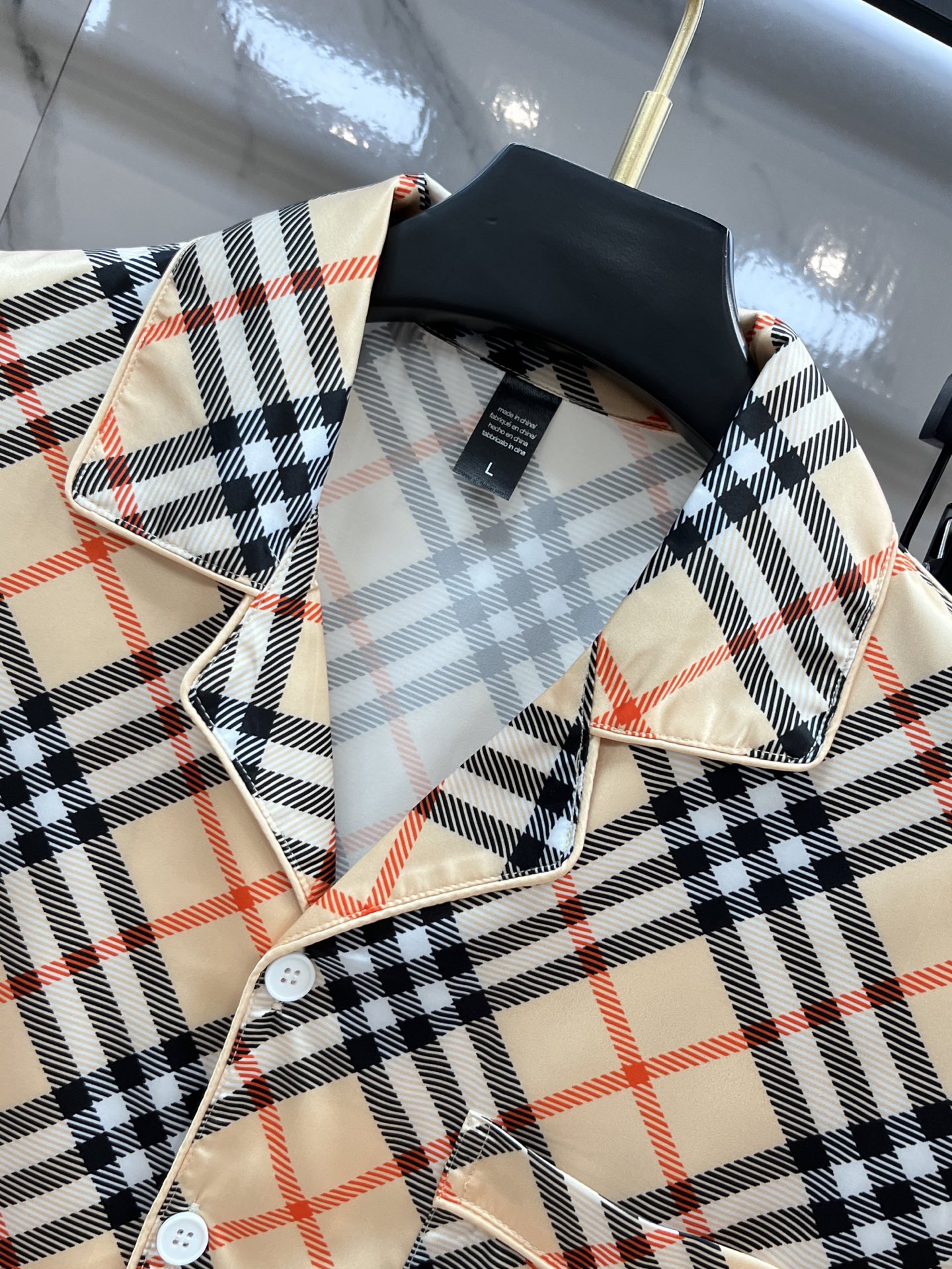  巴宝莉 高端新品情侣款家居服，🔥睡衣休闲套装 进口丝缎面料 内里包边 手感柔软超爽超靓❤️超舒服 高雅