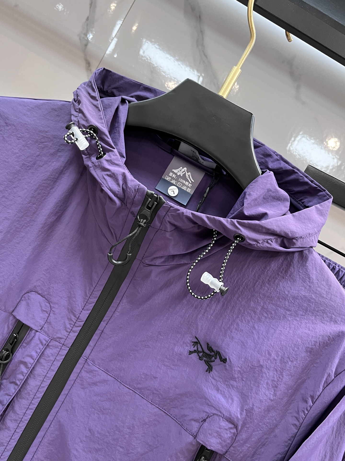 “Customizable Outdoor Logo Hardware Design for Men and Women in Various Sizes” - 图片 3