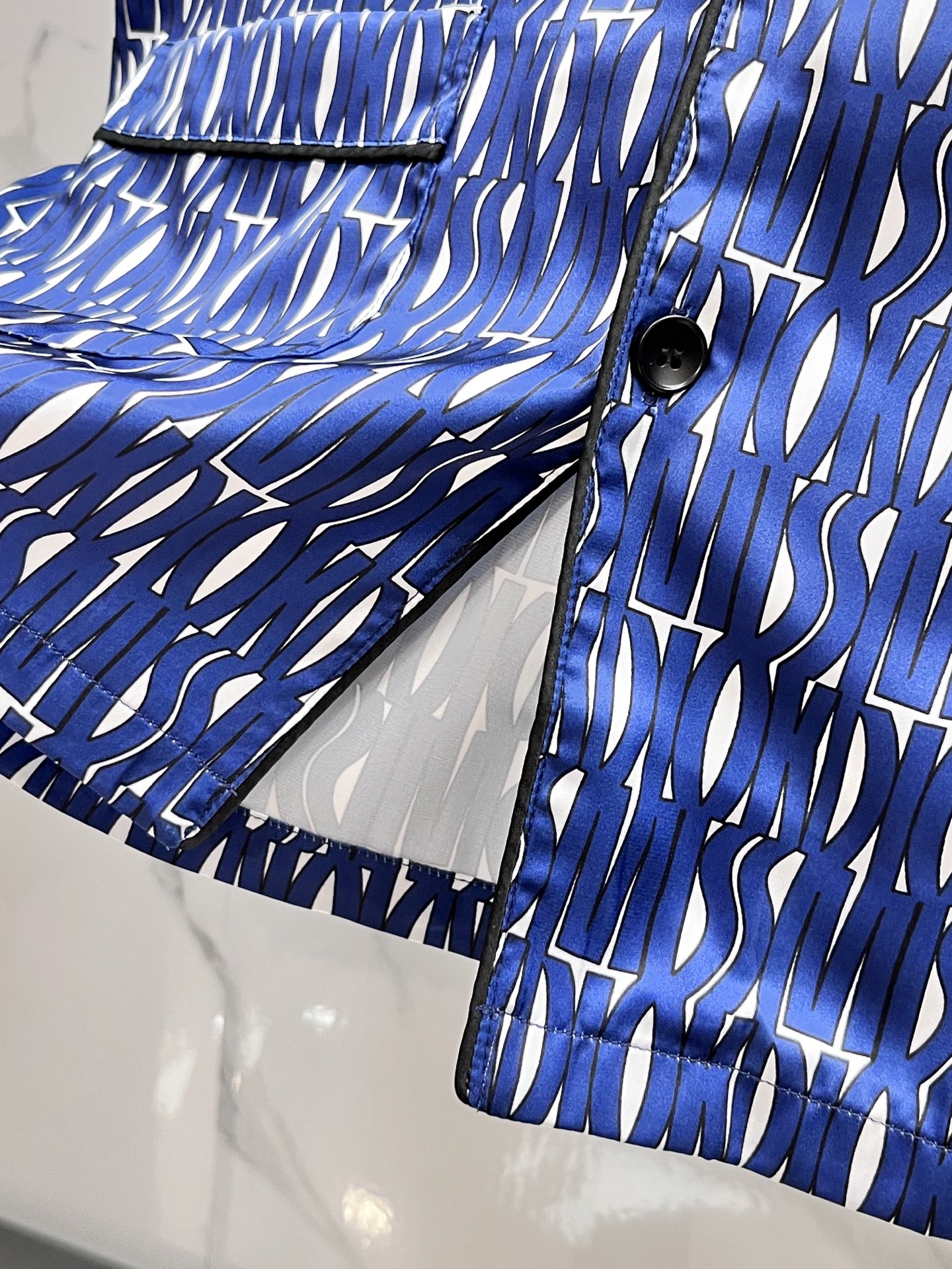 High-End Silk Pyjamas and Leisure Suits for Stylish Couples: P602 Dio Collection - 图片 5