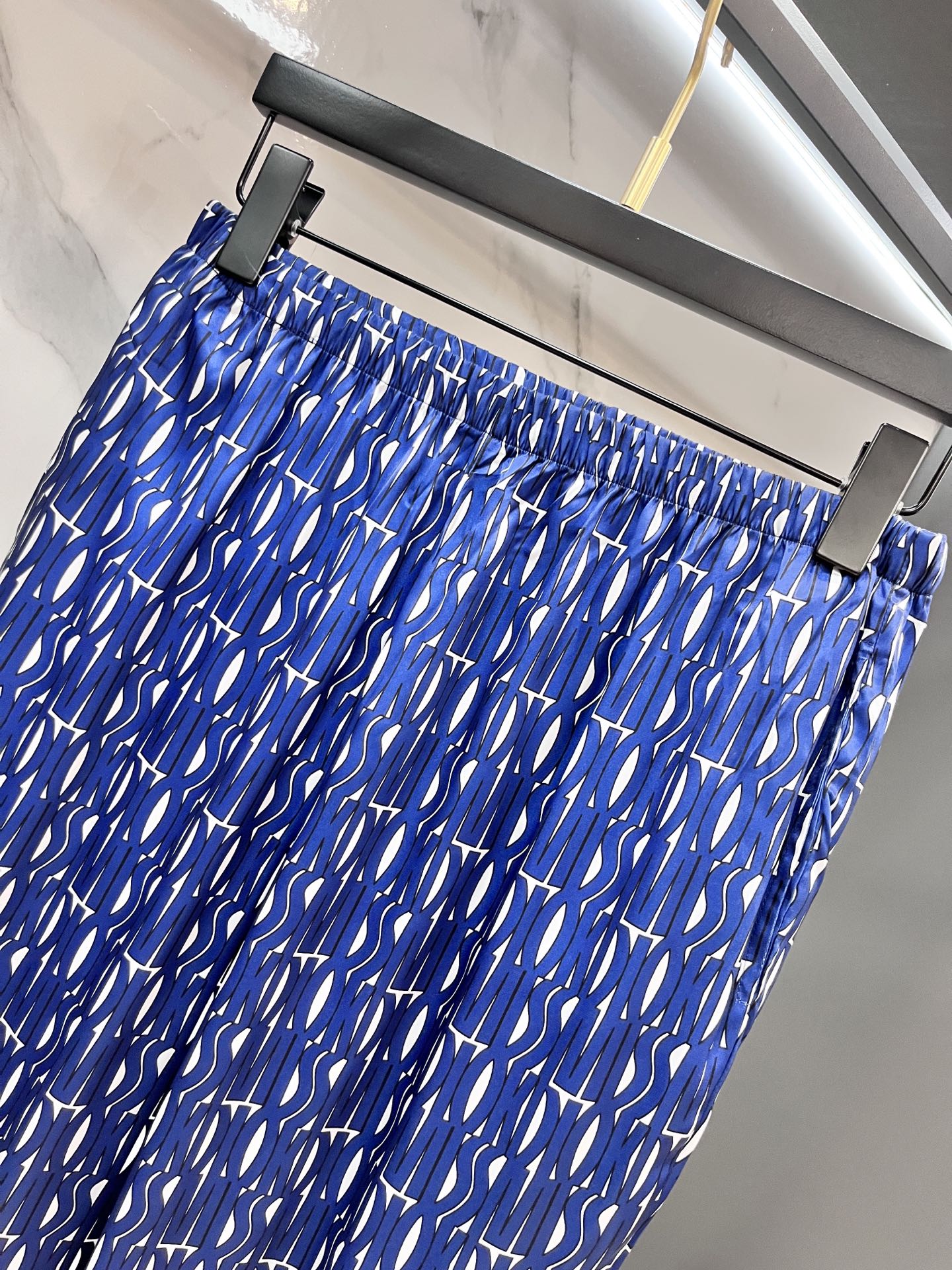 High-End Silk Pyjamas and Leisure Suits for Stylish Couples: P602 Dio Collection - 图片 8