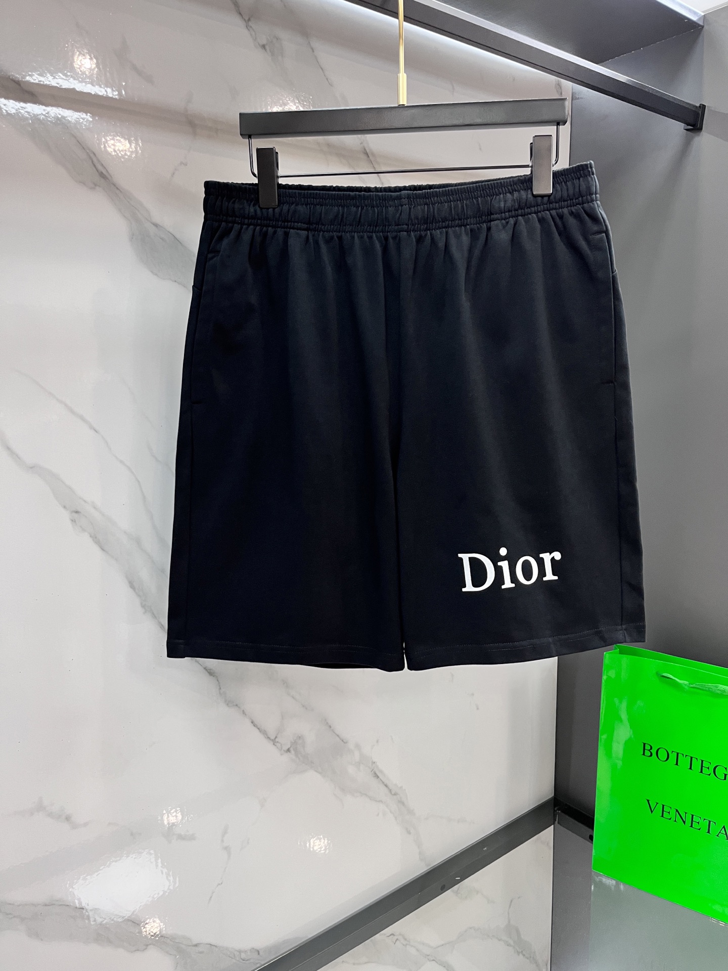 迪奥 2025最新品时尚休闲套装，顶级原版面料打造，穿着舒适，吸湿性透气性都非常良好，色牢度超高！无论内