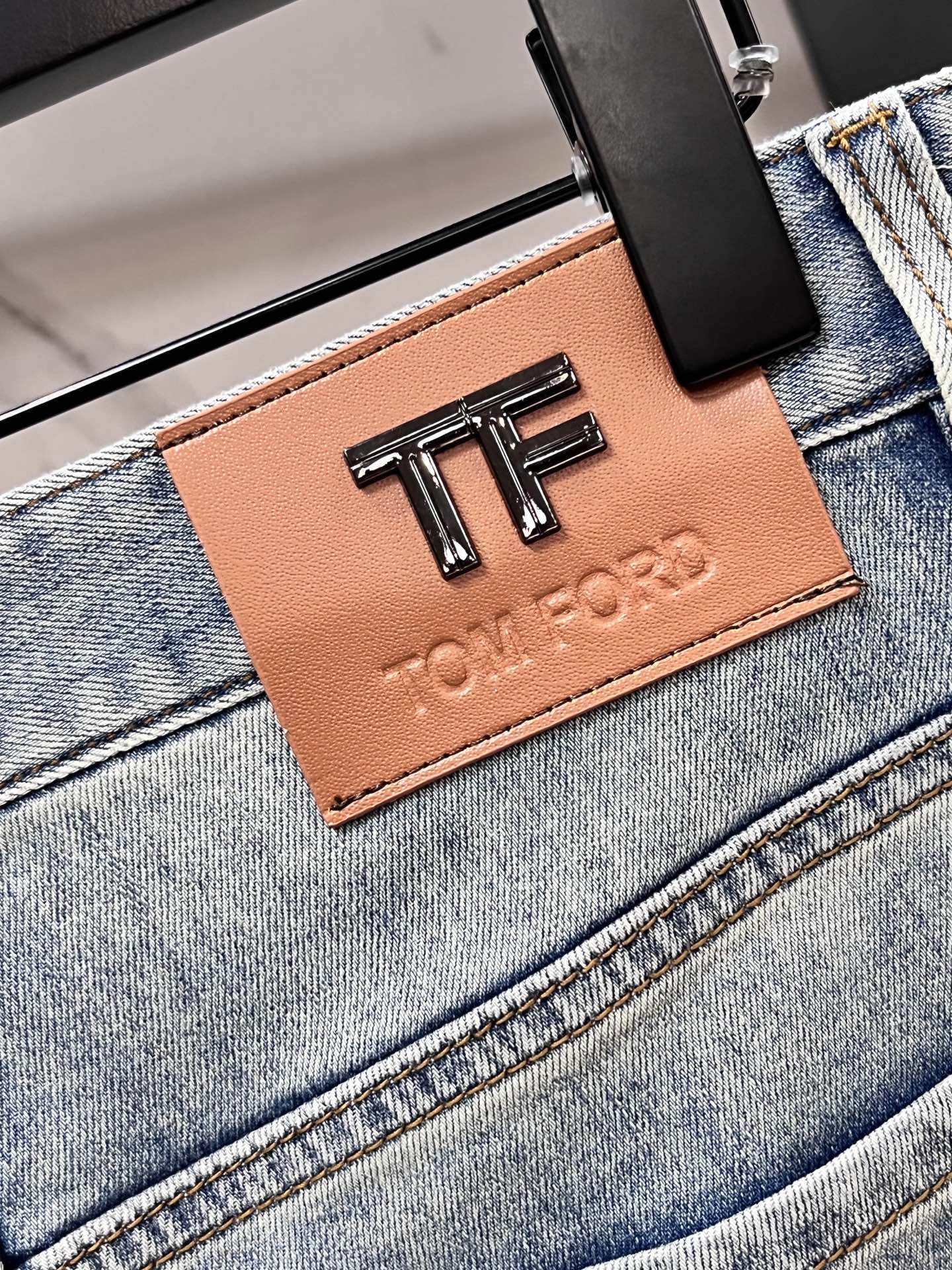 High-quality Imported Jeans with Heavy-Spring Fruit Wash and Hardware Decorations - 图片 8