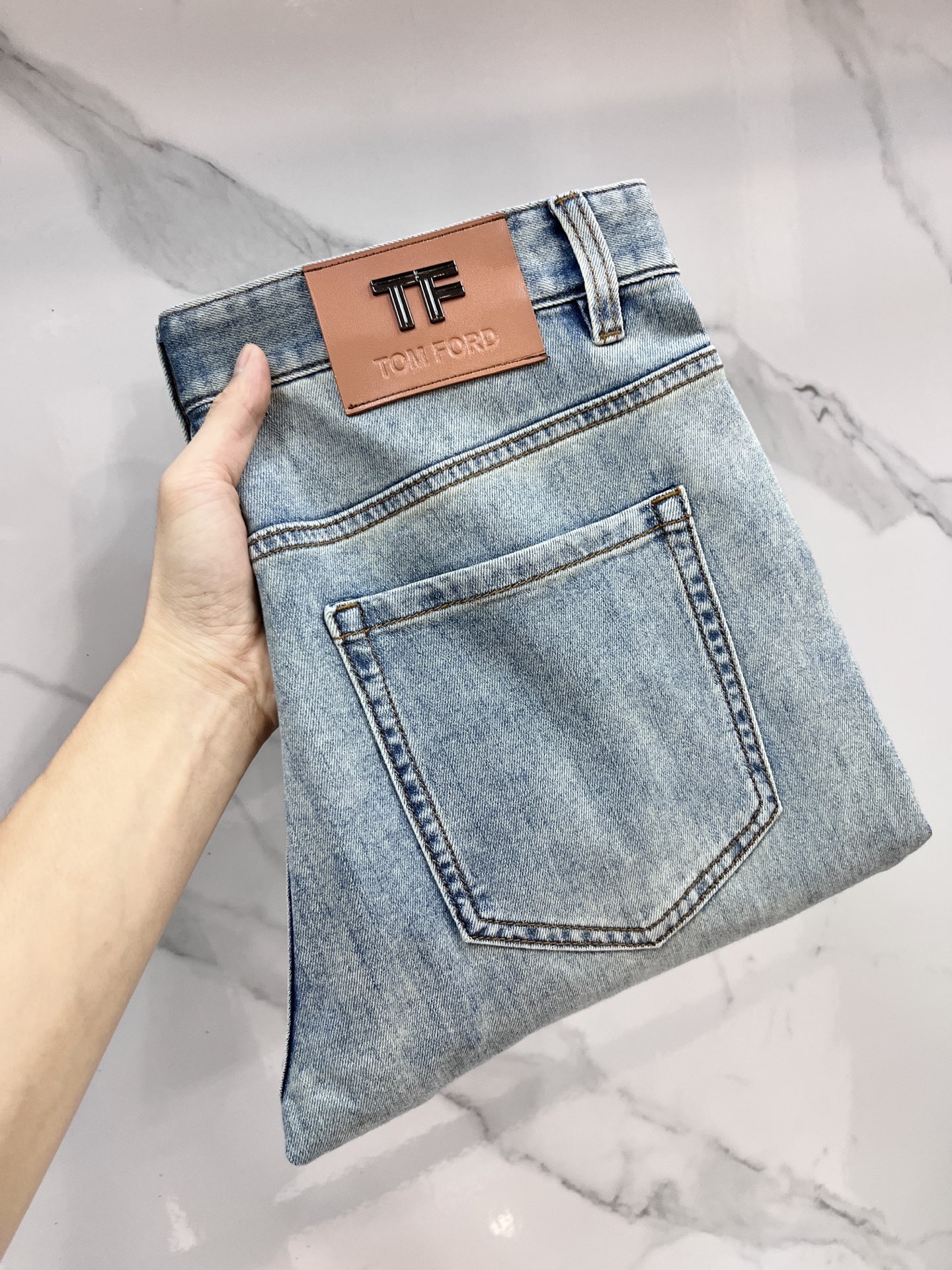 High-quality Imported Jeans with Heavy-Spring Fruit Wash and Hardware Decorations - 图片 1