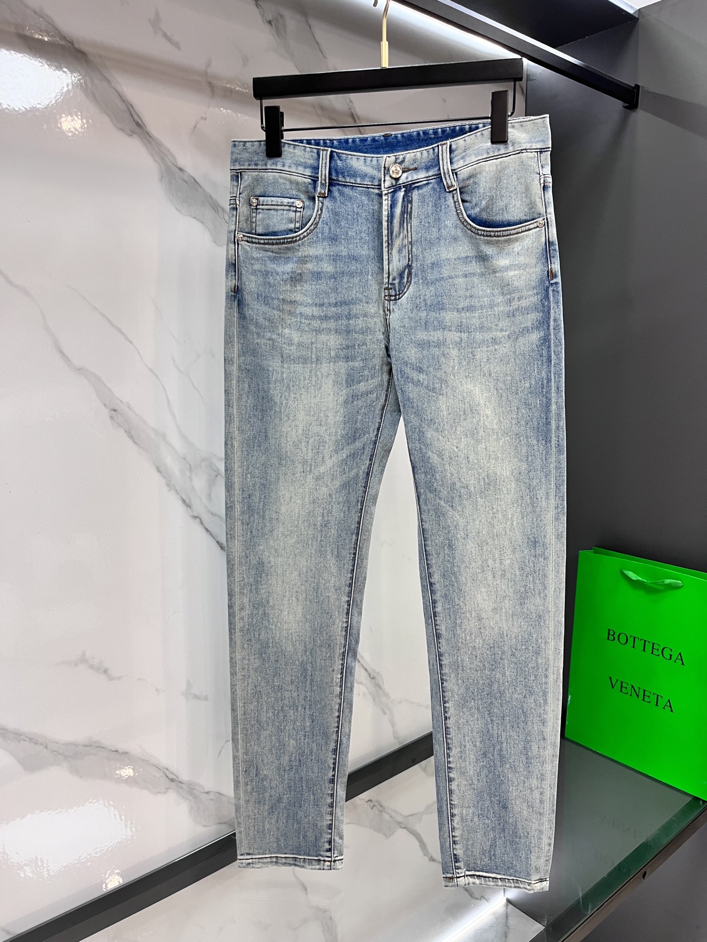 High-quality Imported Jeans with Heavy-Spring Fruit Wash and Hardware Decorations - 图片 2