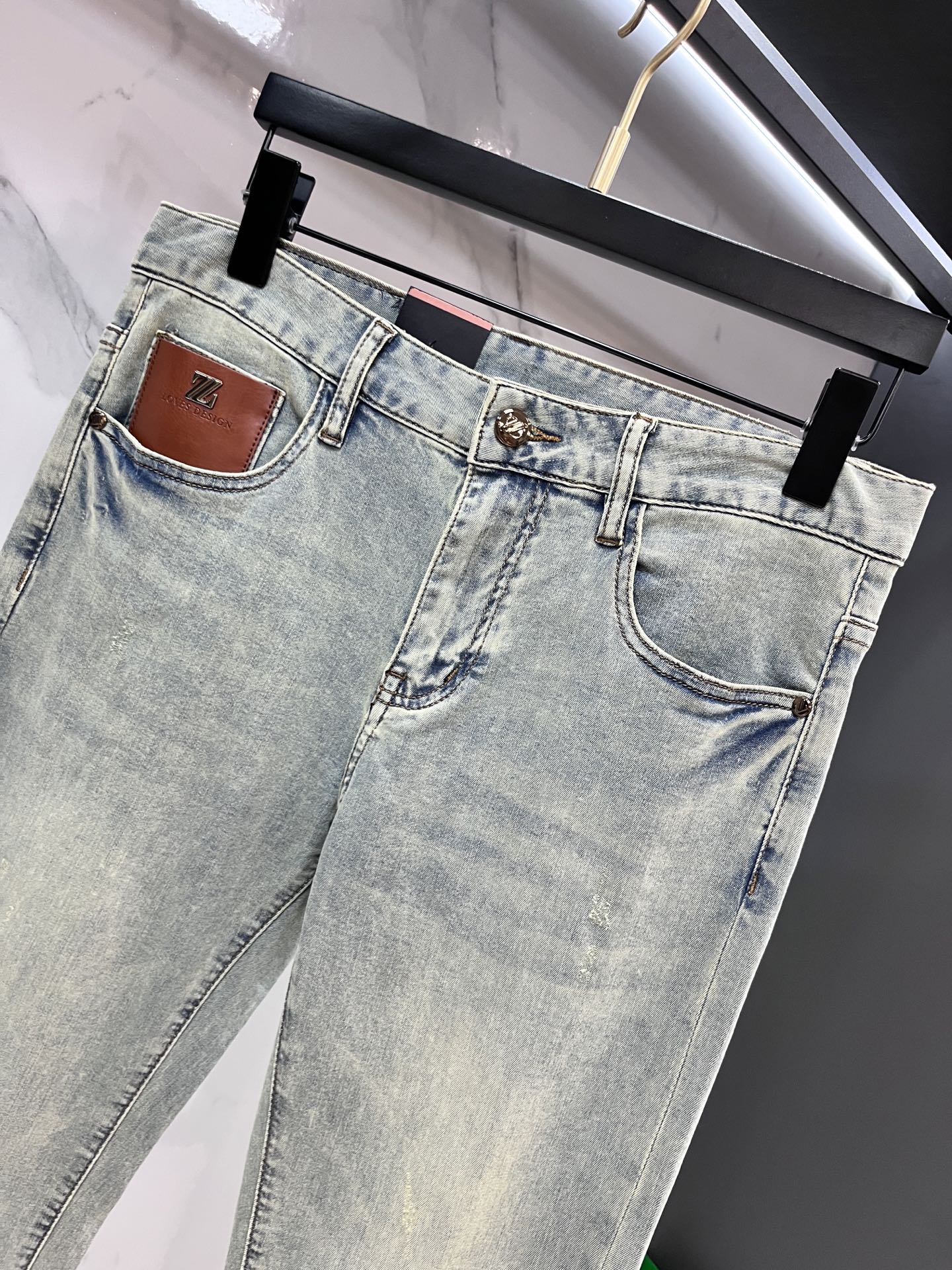 High-Quality Water-Washing Jeans: Genia 2025SS with Fresh Fruit Pattern, Comfortable and Stylish. - 图片 4