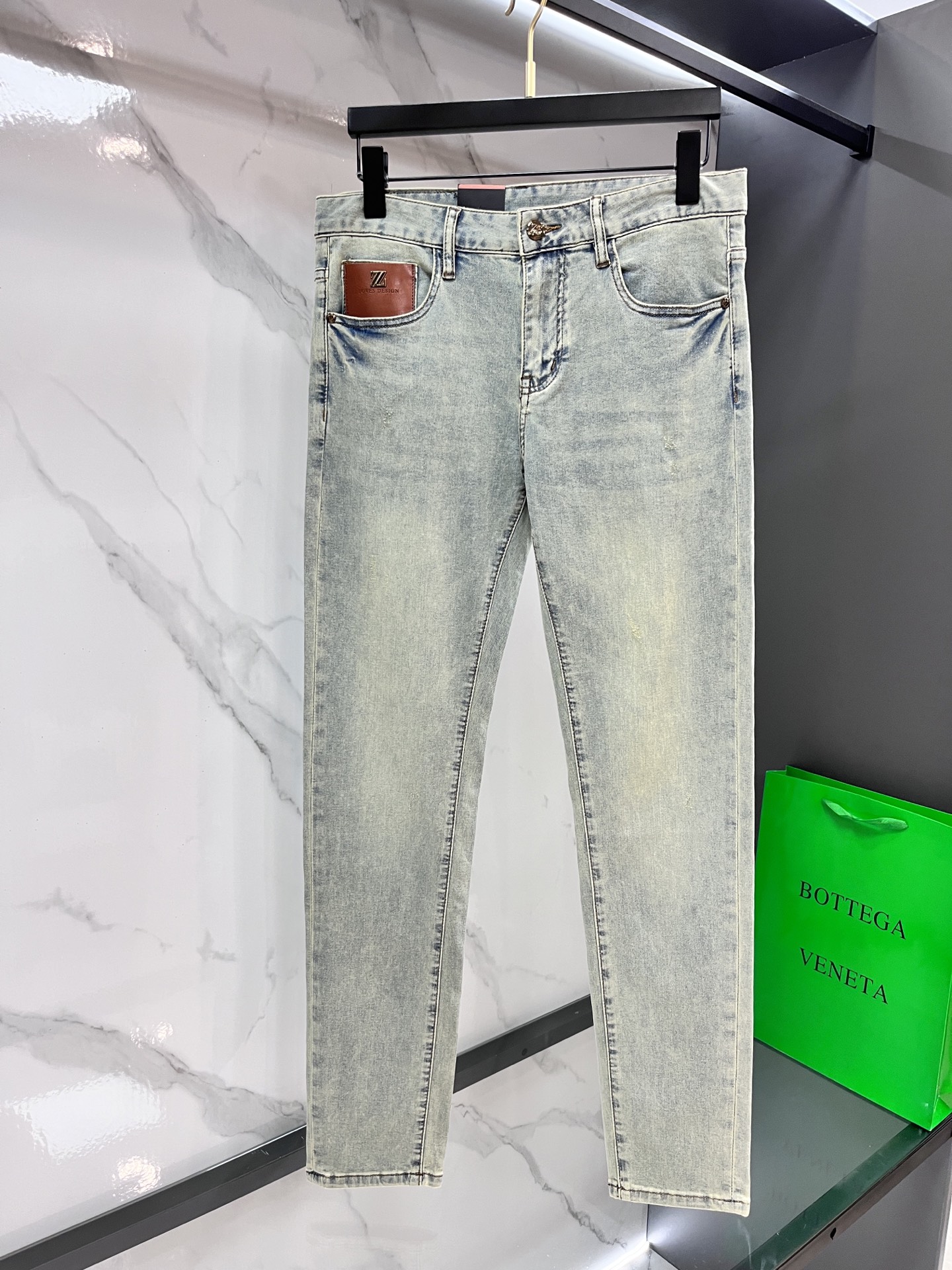 High-Quality Water-Washing Jeans: Genia 2025SS with Fresh Fruit Pattern, Comfortable and Stylish. - 图片 2