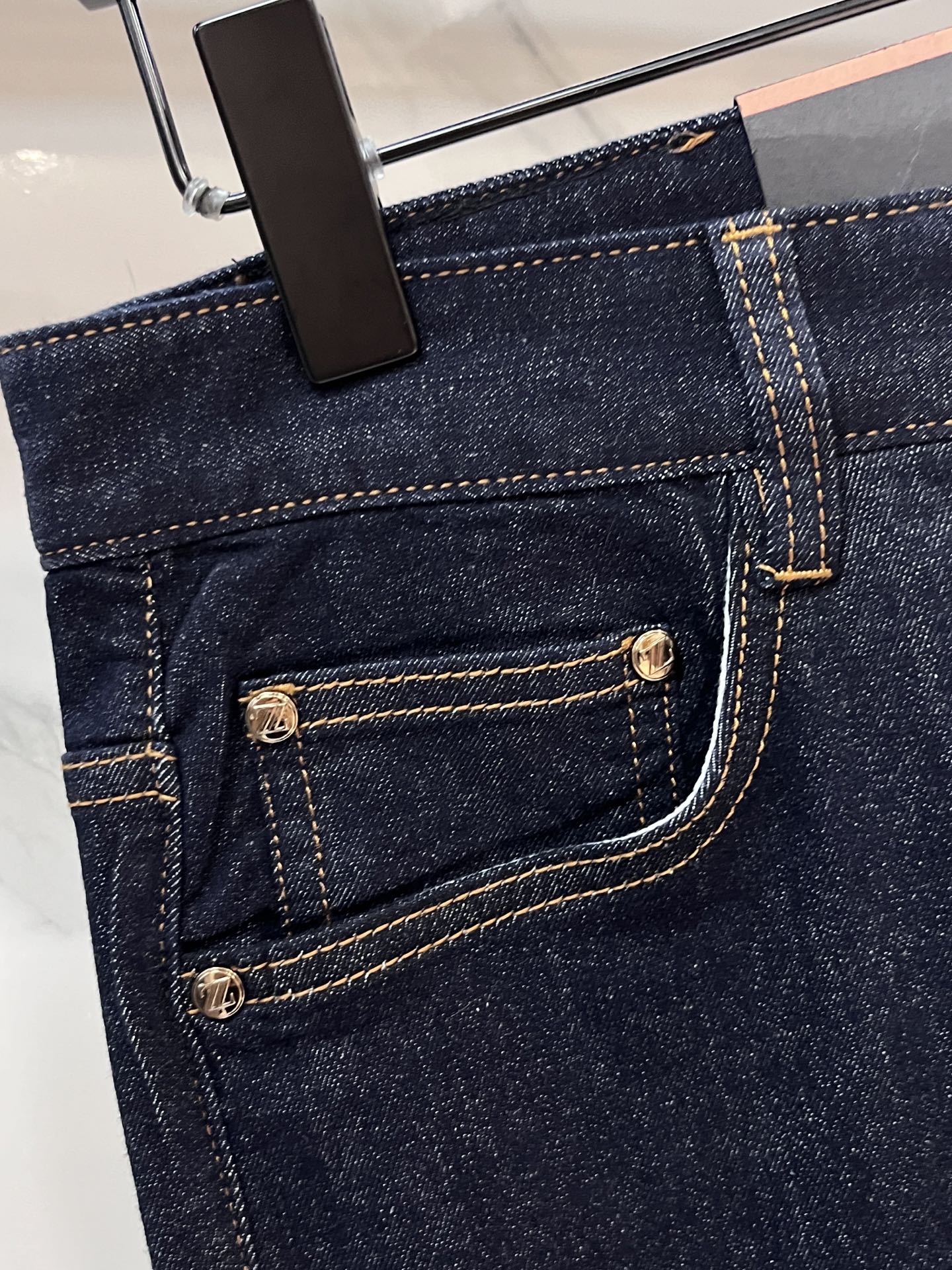 “High-Quality Water-Washing Jeans Genia 2025SS: Comfortable, Stylish, Hardware Decorations, Sizes 29-38” - 图片 6