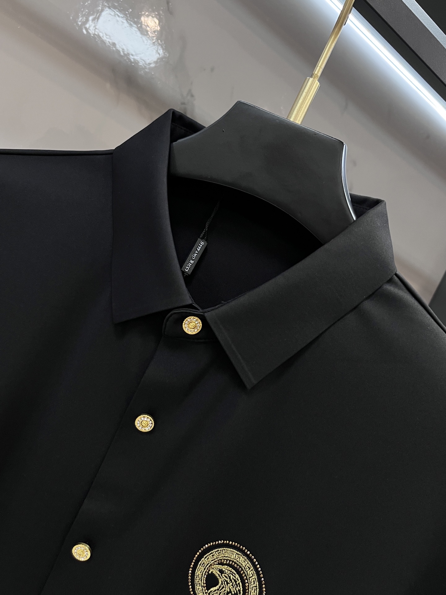 史蒂芬 2025ss秋季新款翻领长袖衬衫，定制顶级冰爽锦氨无痕衬衫🔥！重工艺设计，时尚大牌元素logo点