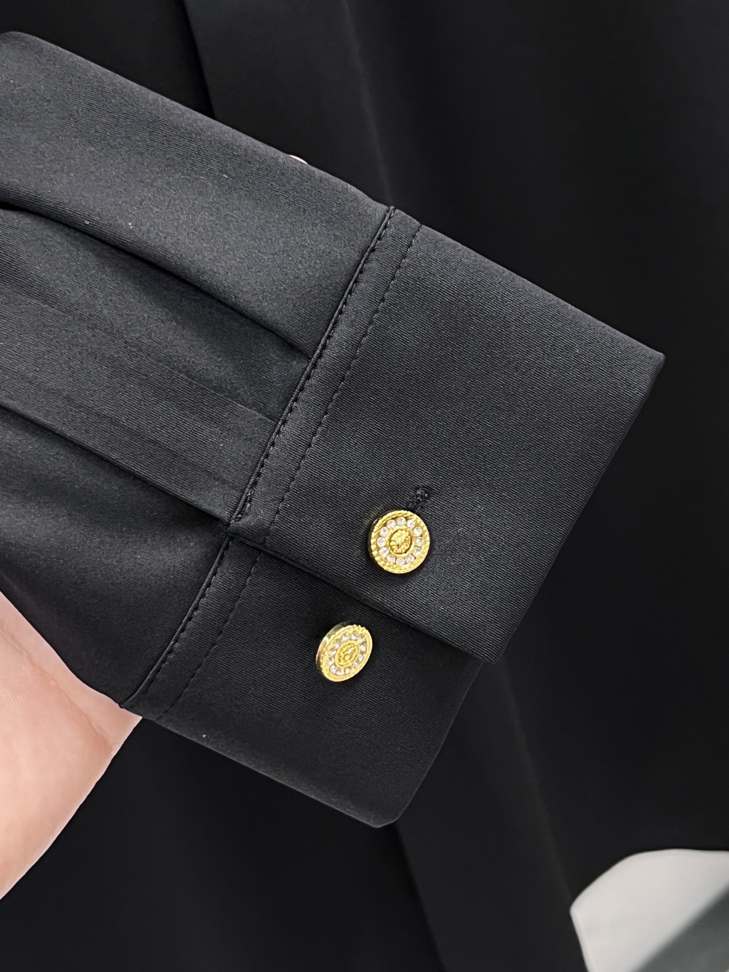 史蒂芬 2025ss秋季新款翻领长袖衬衫，定制顶级冰爽锦氨无痕衬衫🔥！重工艺设计，时尚大牌元素logo点