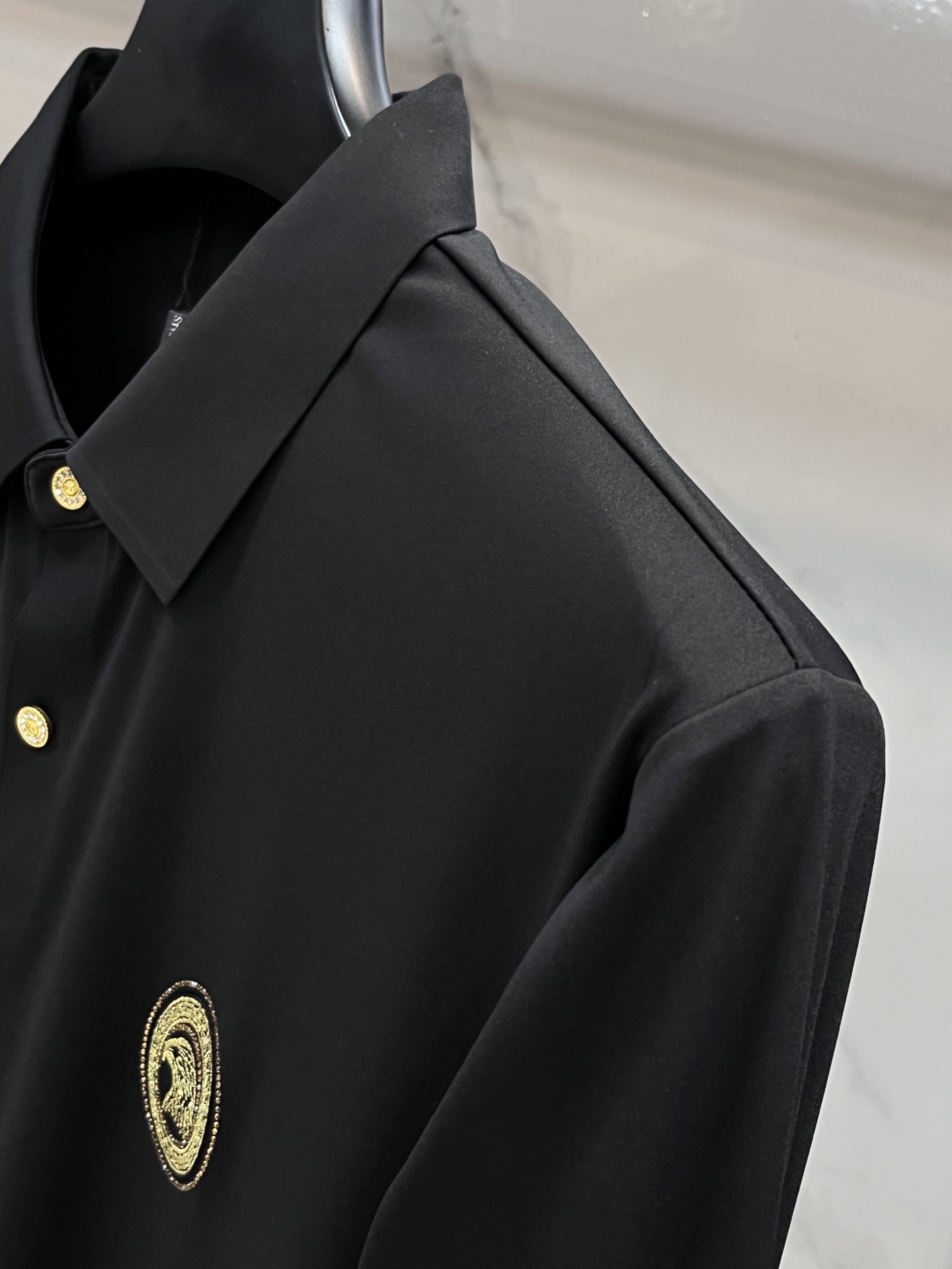 史蒂芬 2025ss秋季新款翻领长袖衬衫，定制顶级冰爽锦氨无痕衬衫🔥！重工艺设计，时尚大牌元素logo点