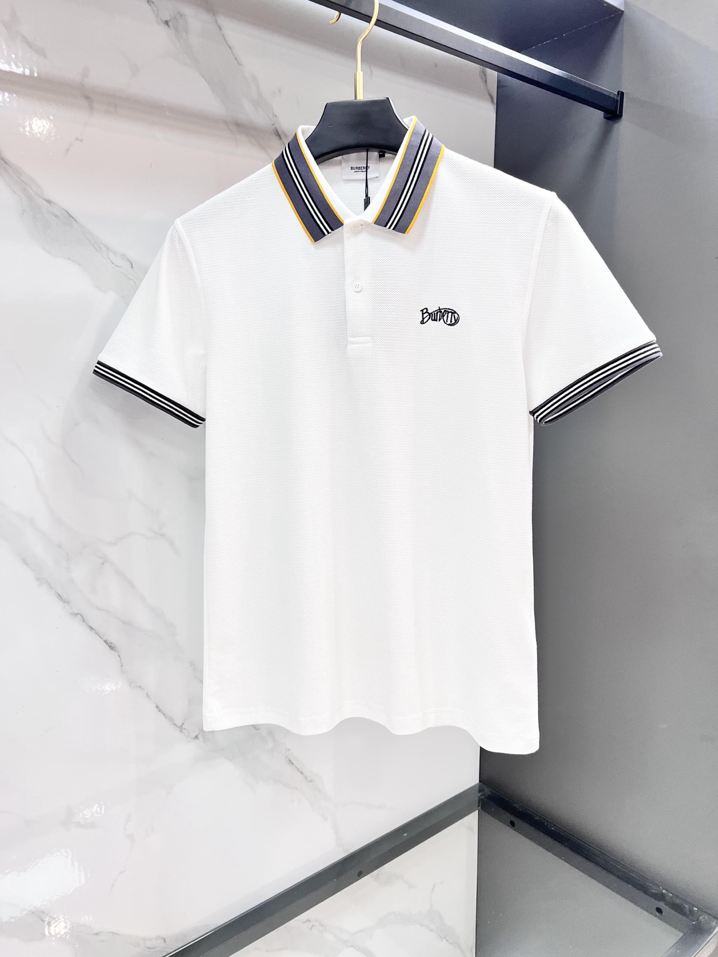 巴宝莉 2025新款高端商务Polo 白领 单位人士必入单品！ 休闲商务翻领短袖，科技面料，体感非常棒，